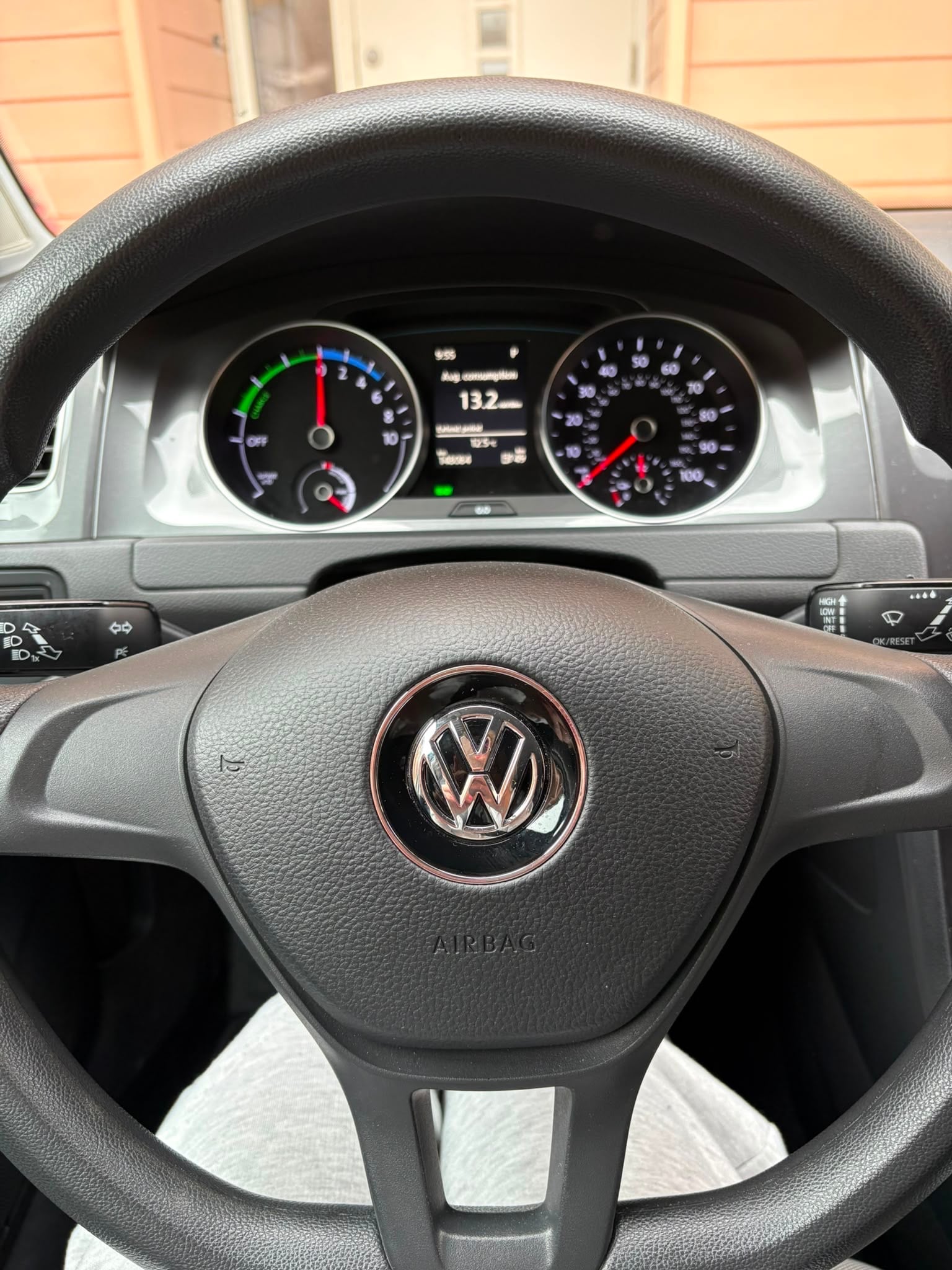 Volkswagen e-Golf with Air conditioning