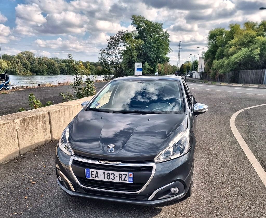 Peugeot 208 1.2, 2016, Essence 95