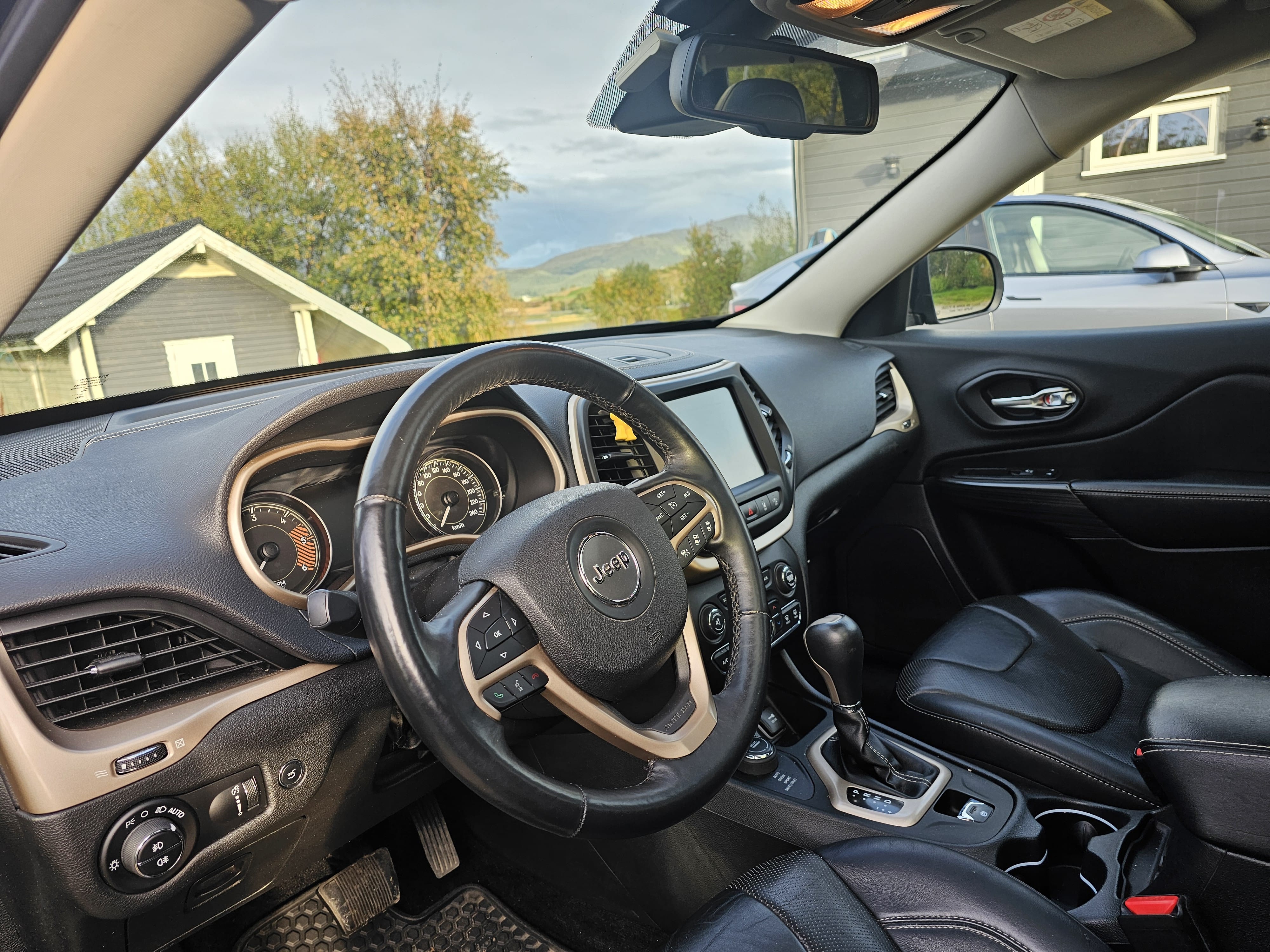 Jeep Cherokee Limited with Air conditioning
