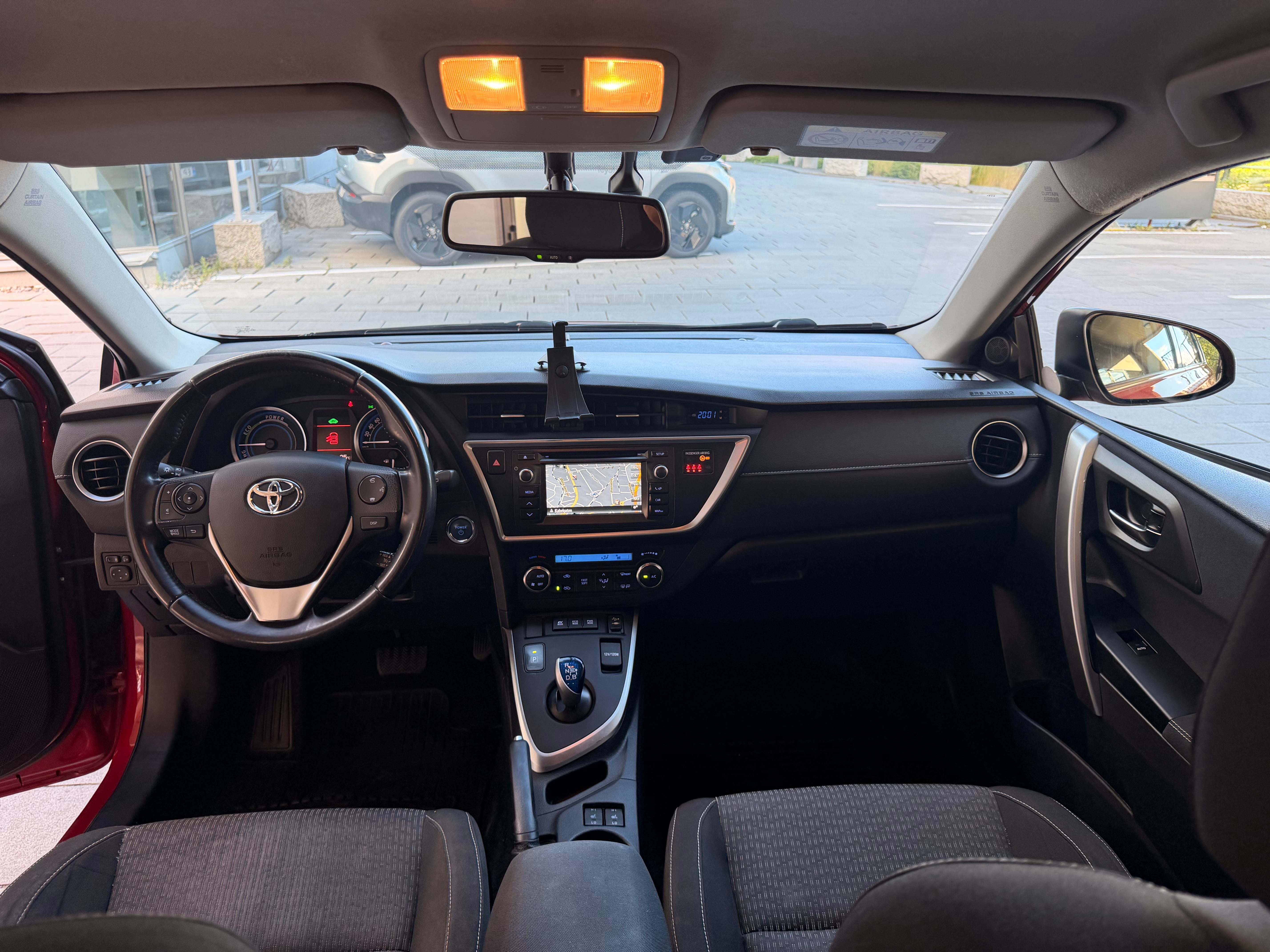 Toyota Auris mit Navigationsgerät
