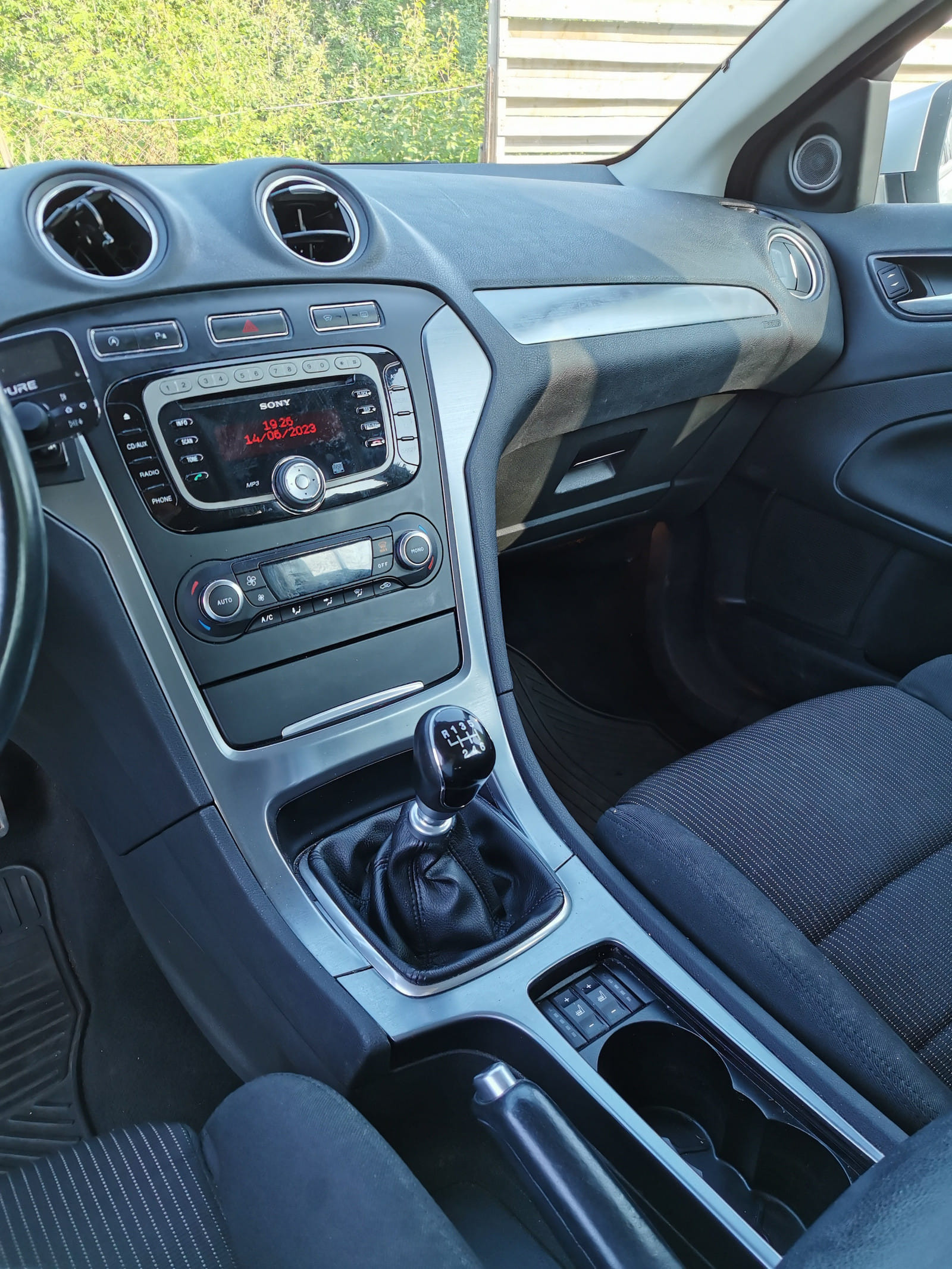 Ford Mondeo SW with Audio / iPod input