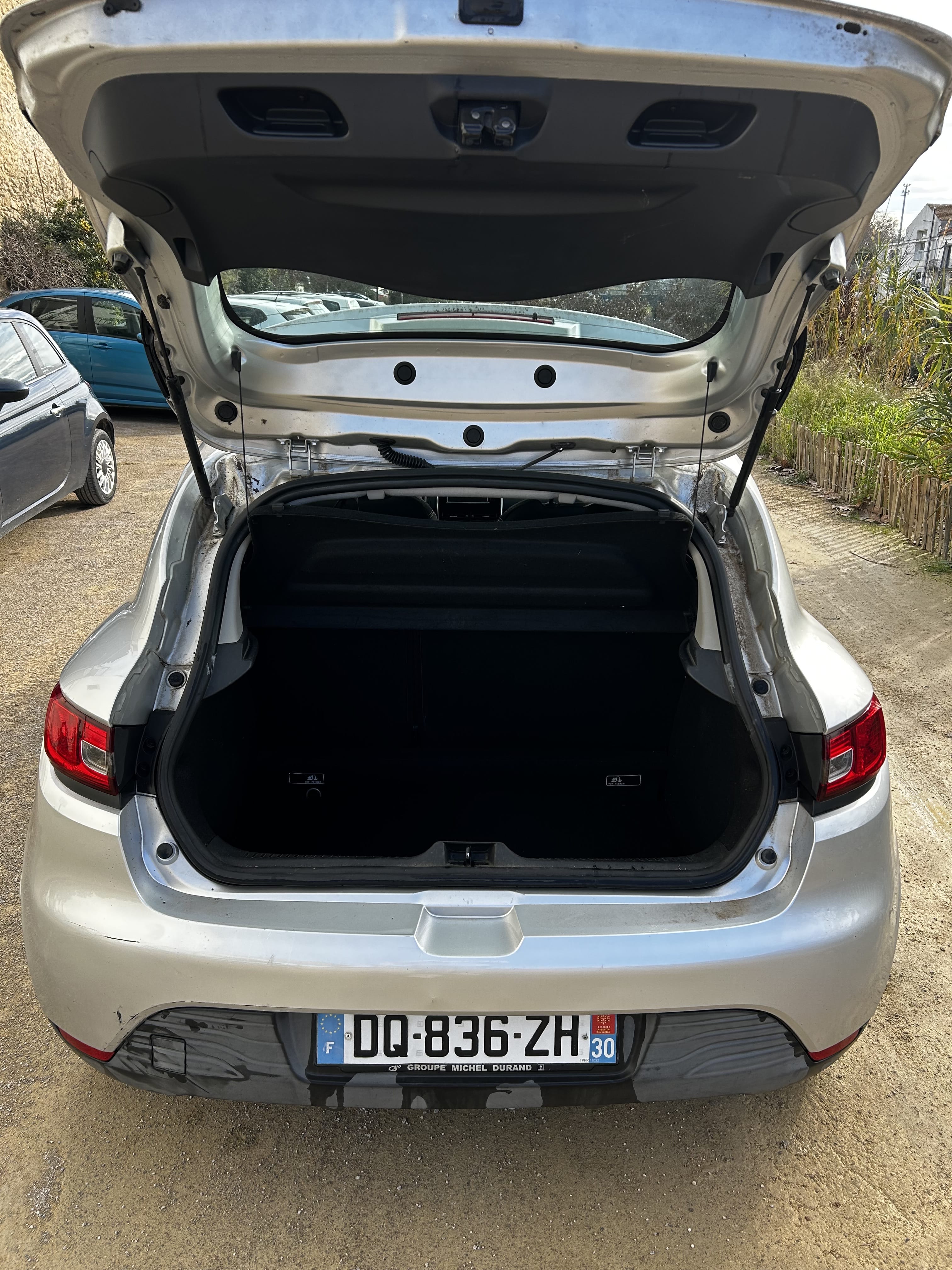 Renault Clio avec Siège bébé