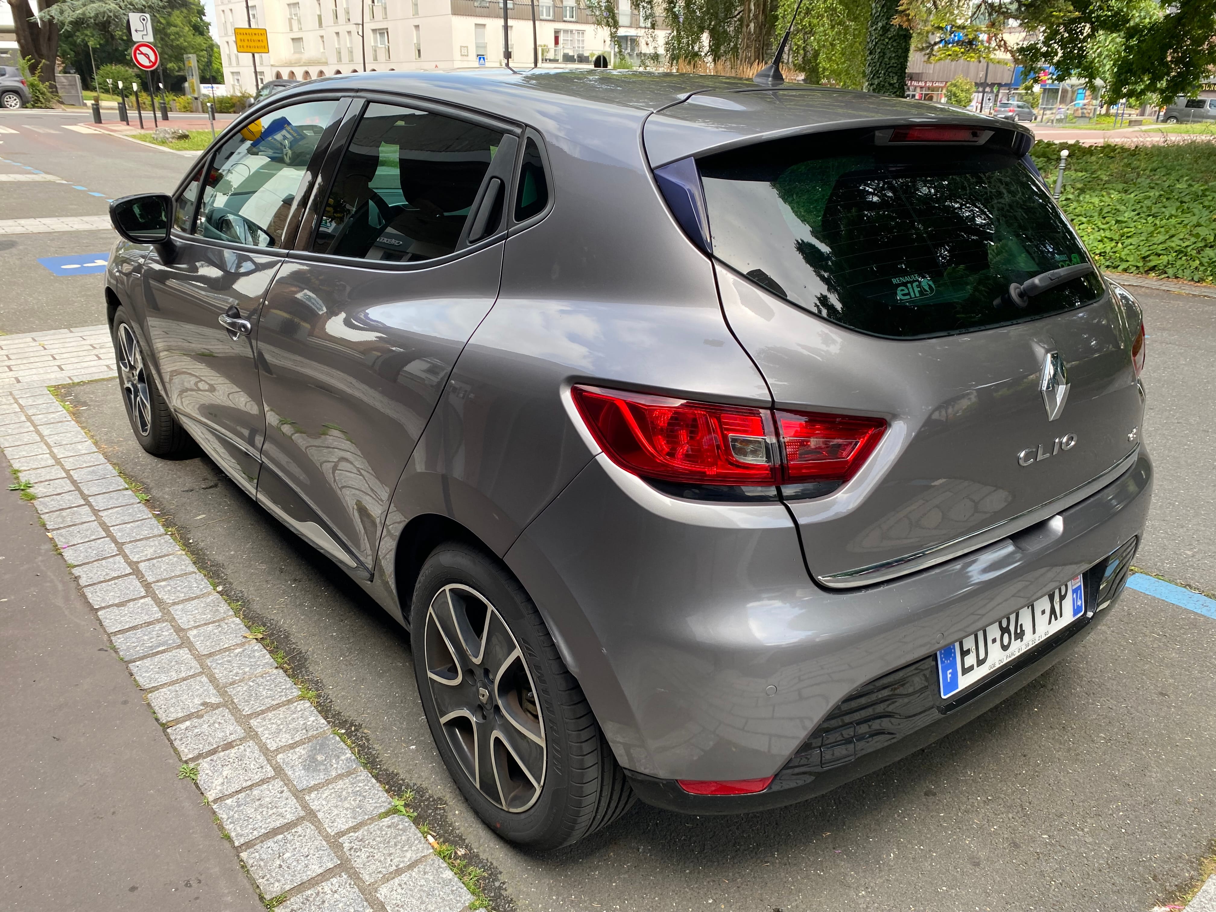 Renault Clio avec GPS