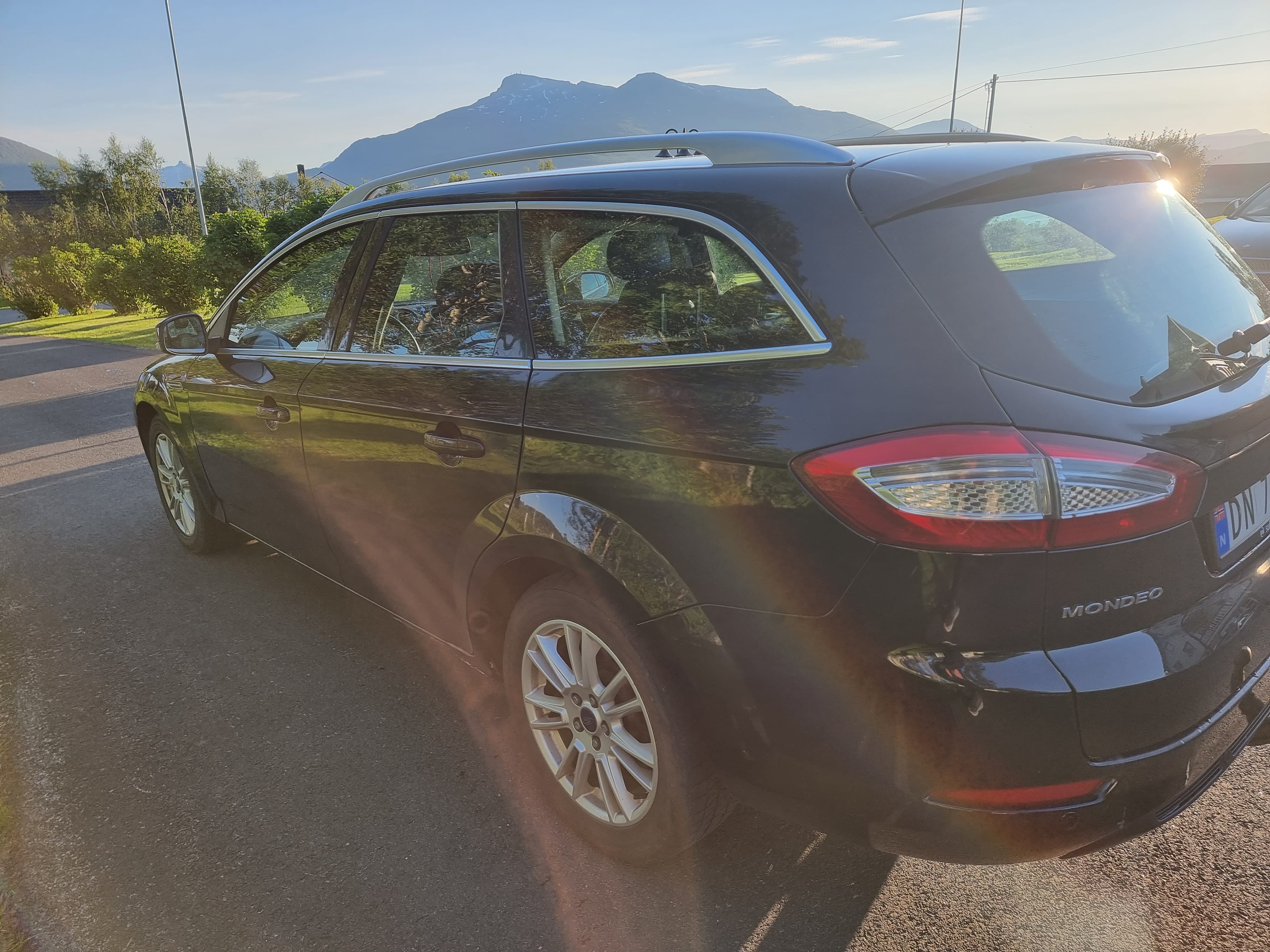 Ford Mondeo SW med Vinterdekk