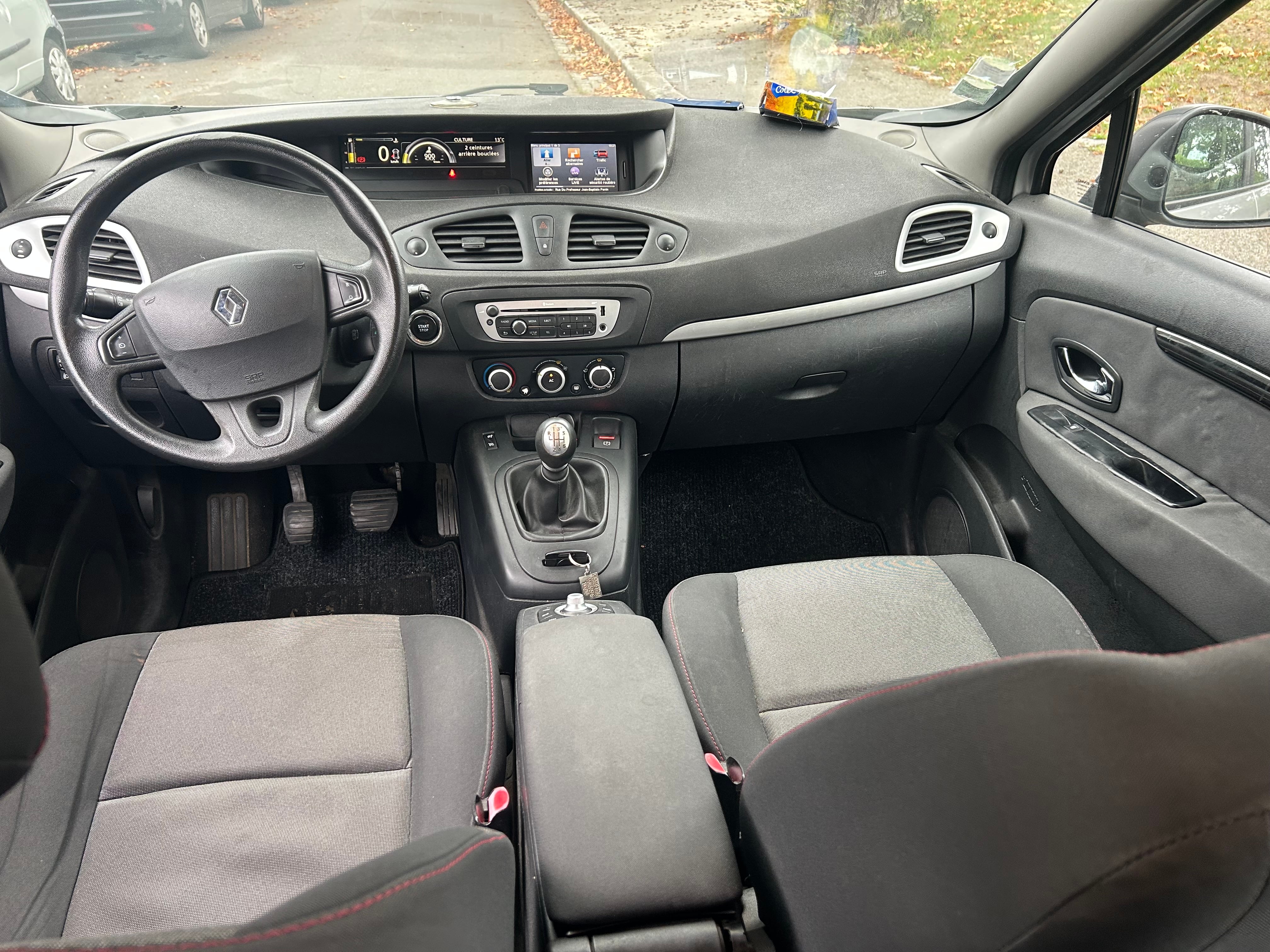 Renault Scenic avec Siège bébé