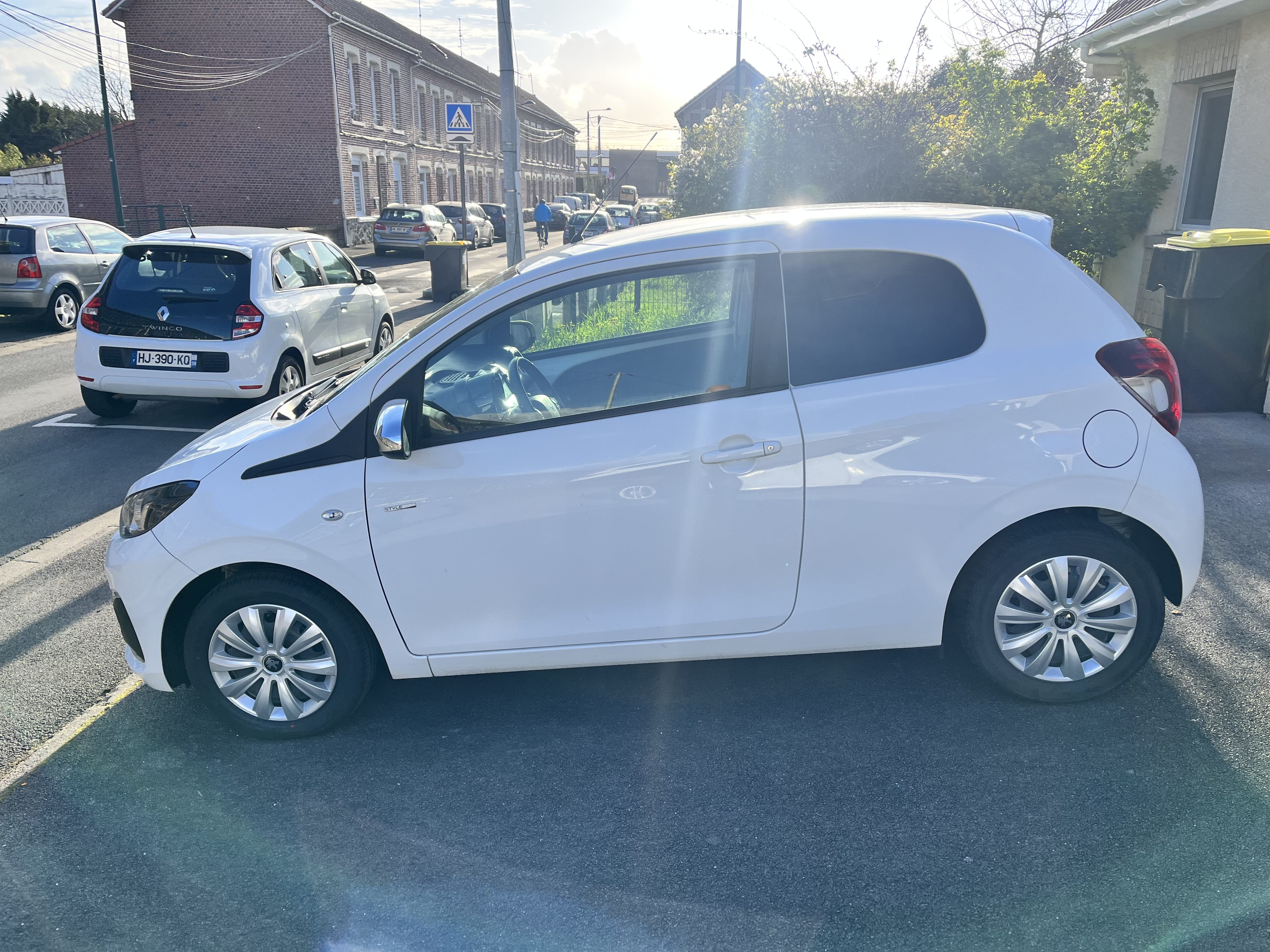 Peugeot 108 1.0 ess avec Apple CarPlay