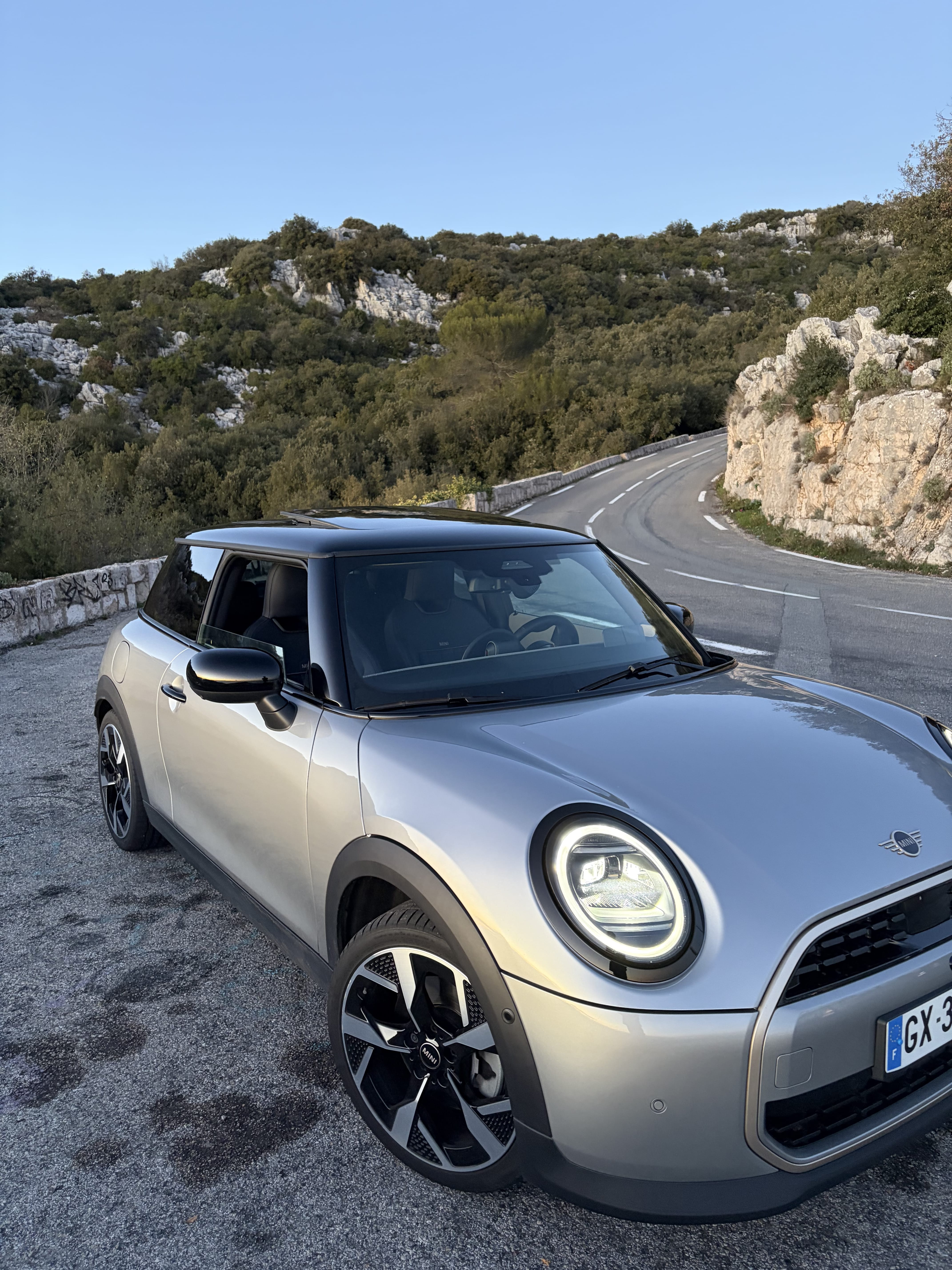 Mini Cooper 3 portes avec GPS