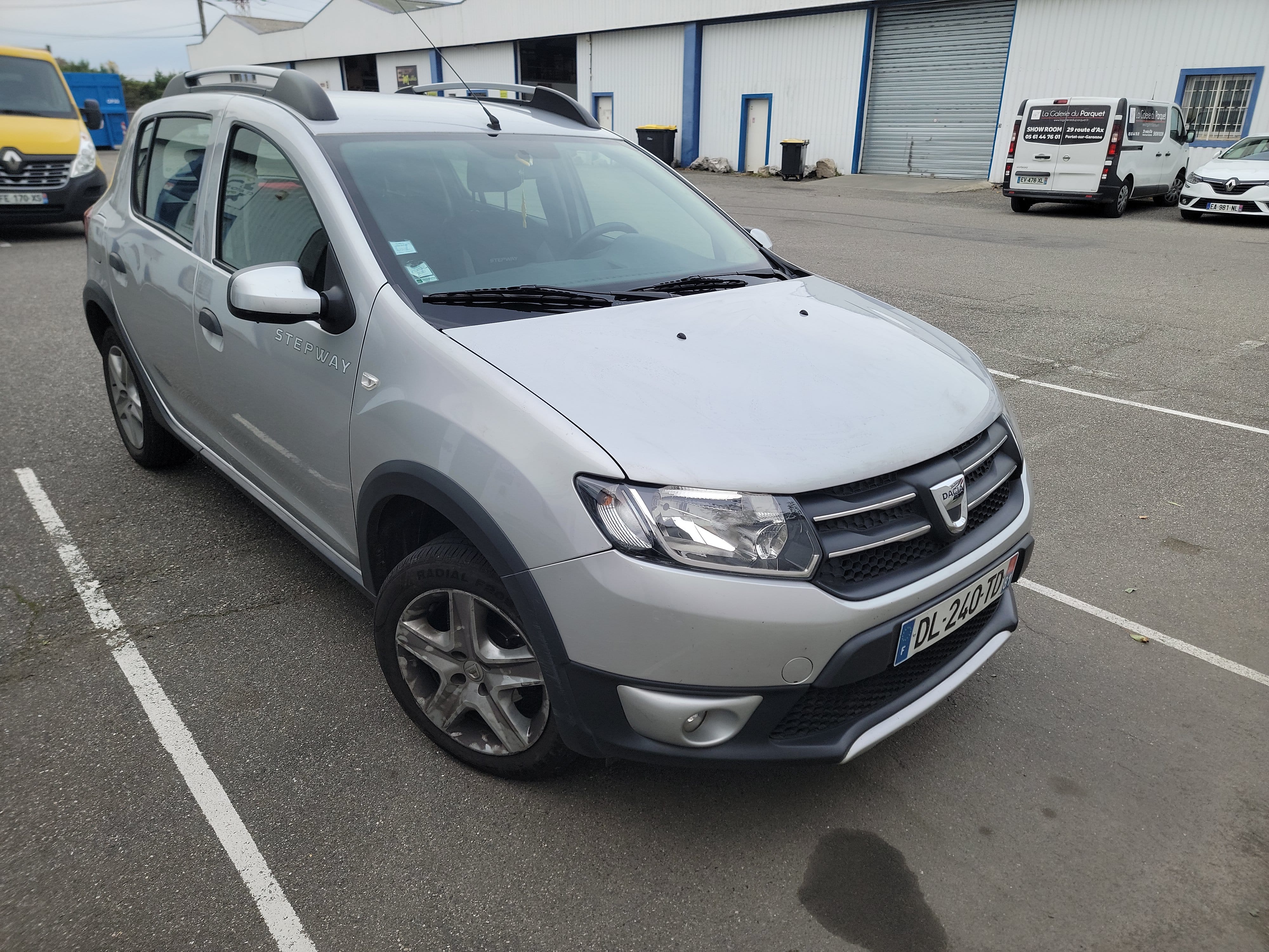 Dacia Sandero avec Siège bébé