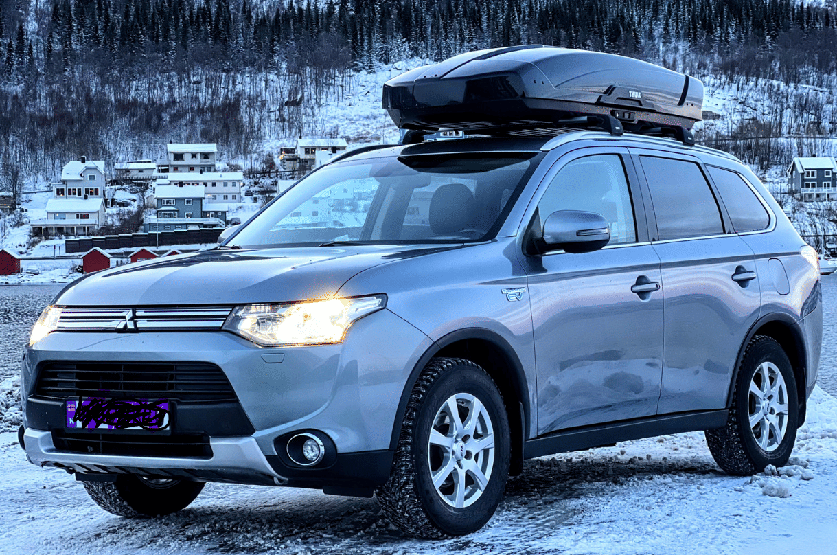 Mitsubishi Outlander Hybrid, 2015, Blyfri 95 / Elektrisk (hybrid), automatisk