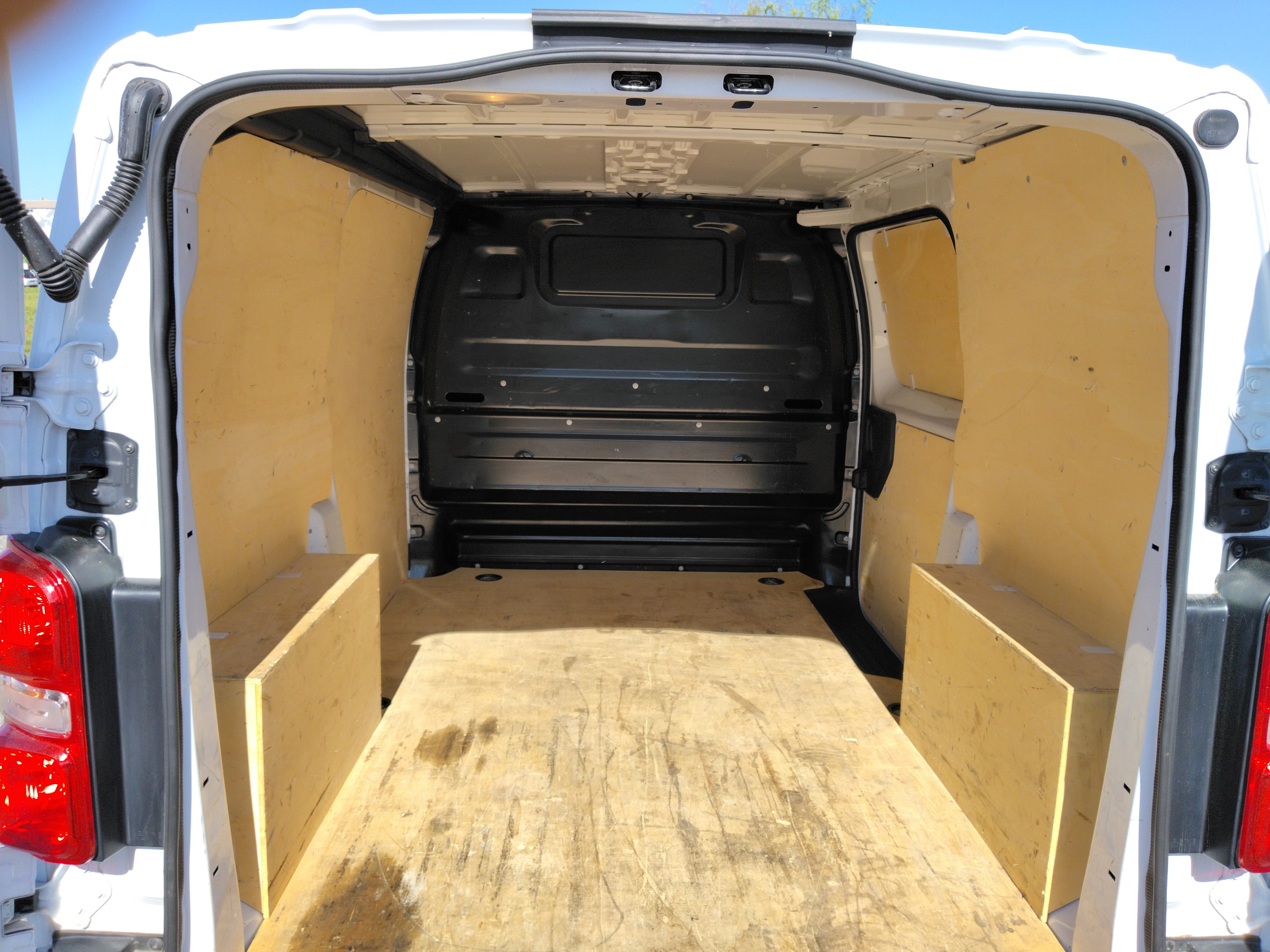 Opel Vivaro avec Autoradio