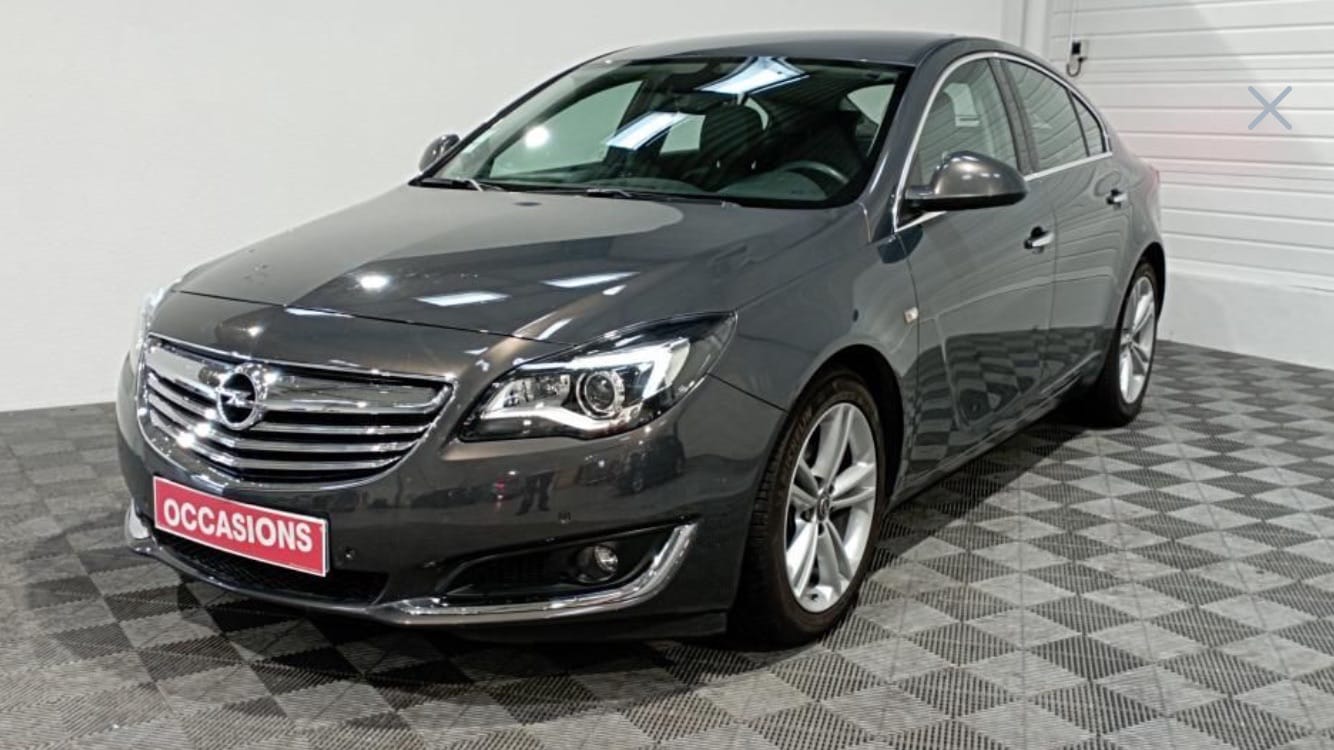 Opel Insignia 2L 140 ch avec Entrée audio / iPod