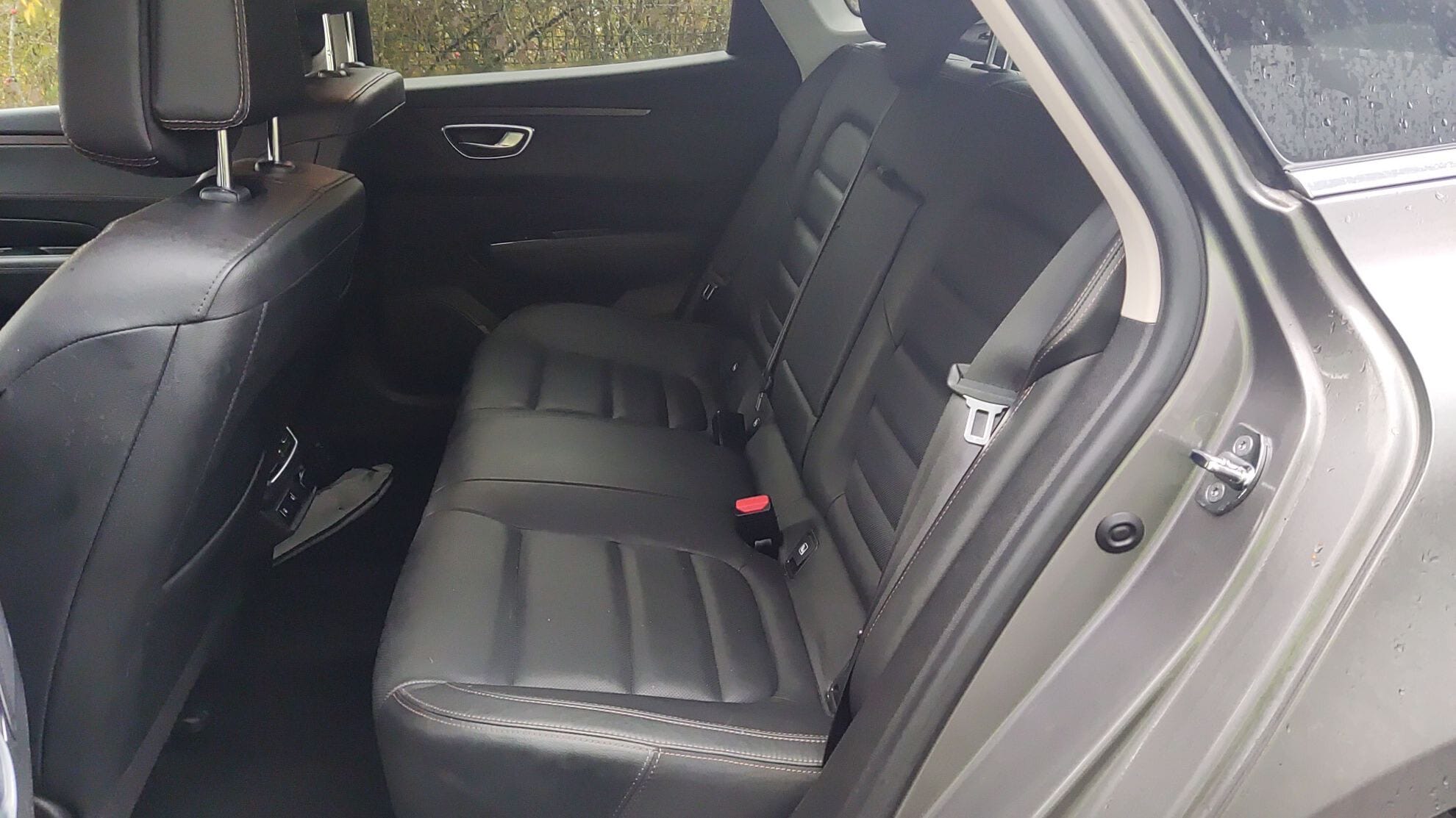 Renault Talisman  Louez la Renault Talisman – Luxe, Confort et Technologie pour un Voyage d’Exception ! avec GPS