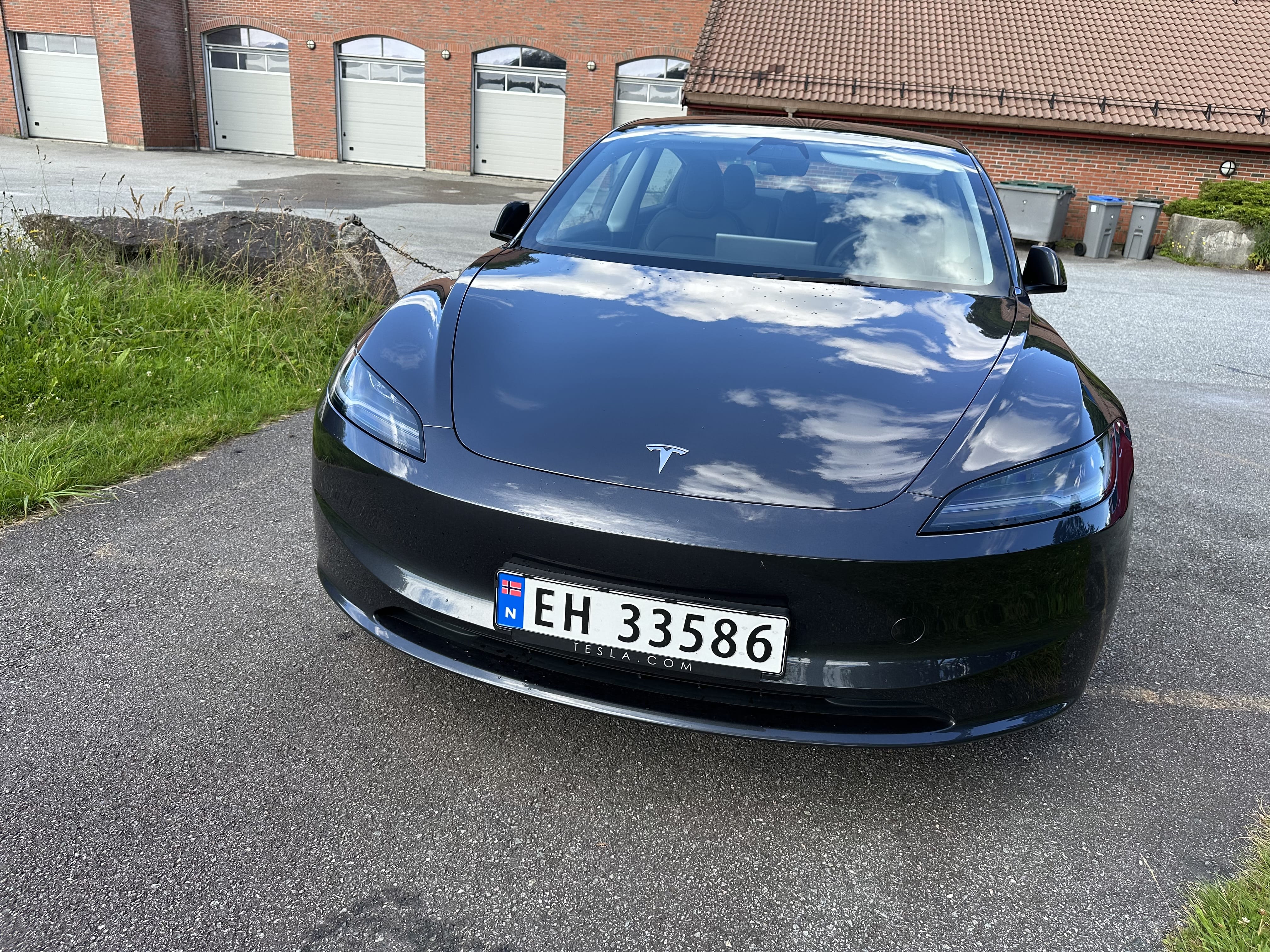 Tesla Model 3 Long Range Highland med Cruisekontroll