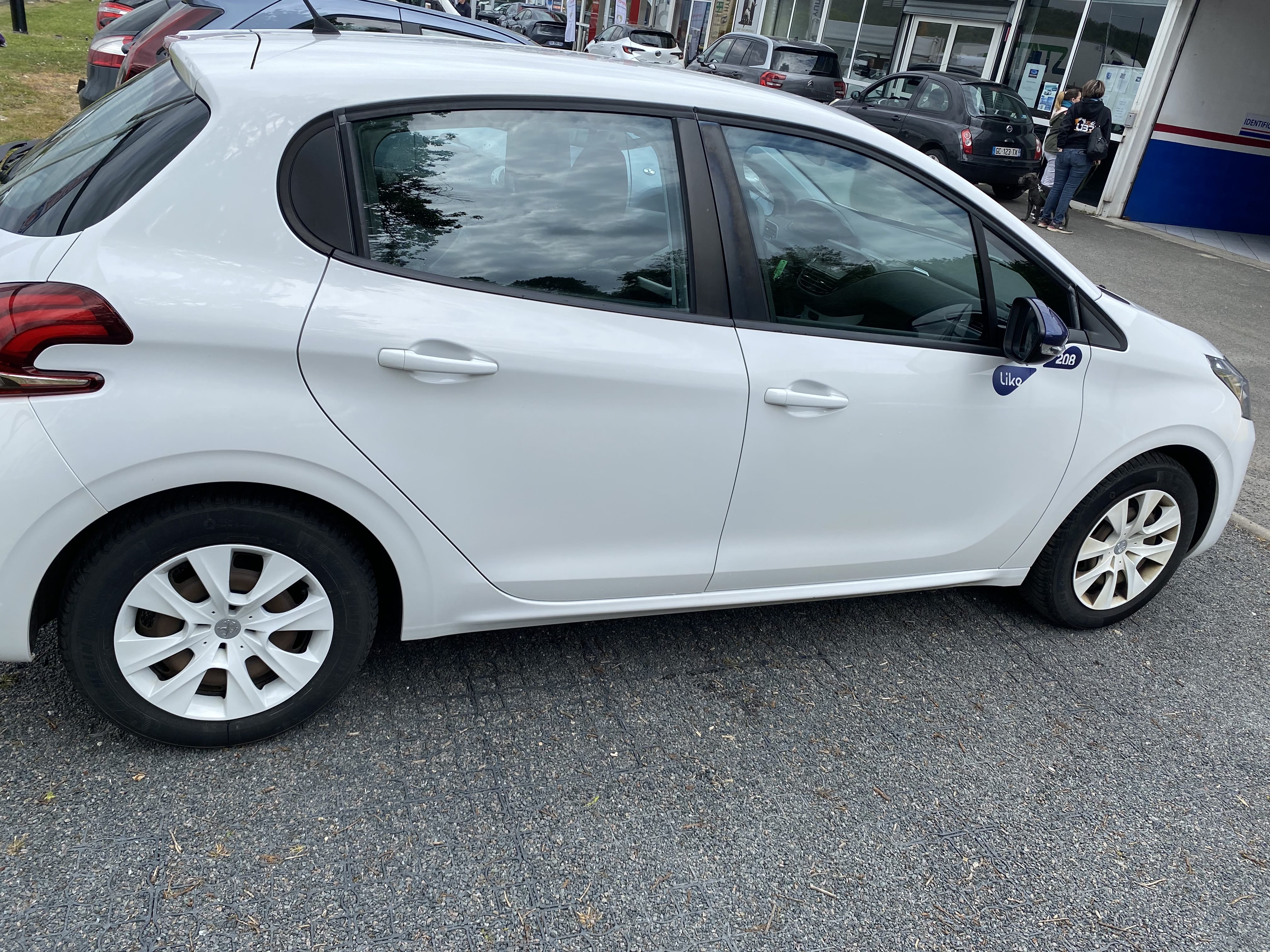 Peugeot 208 avec Climatisation