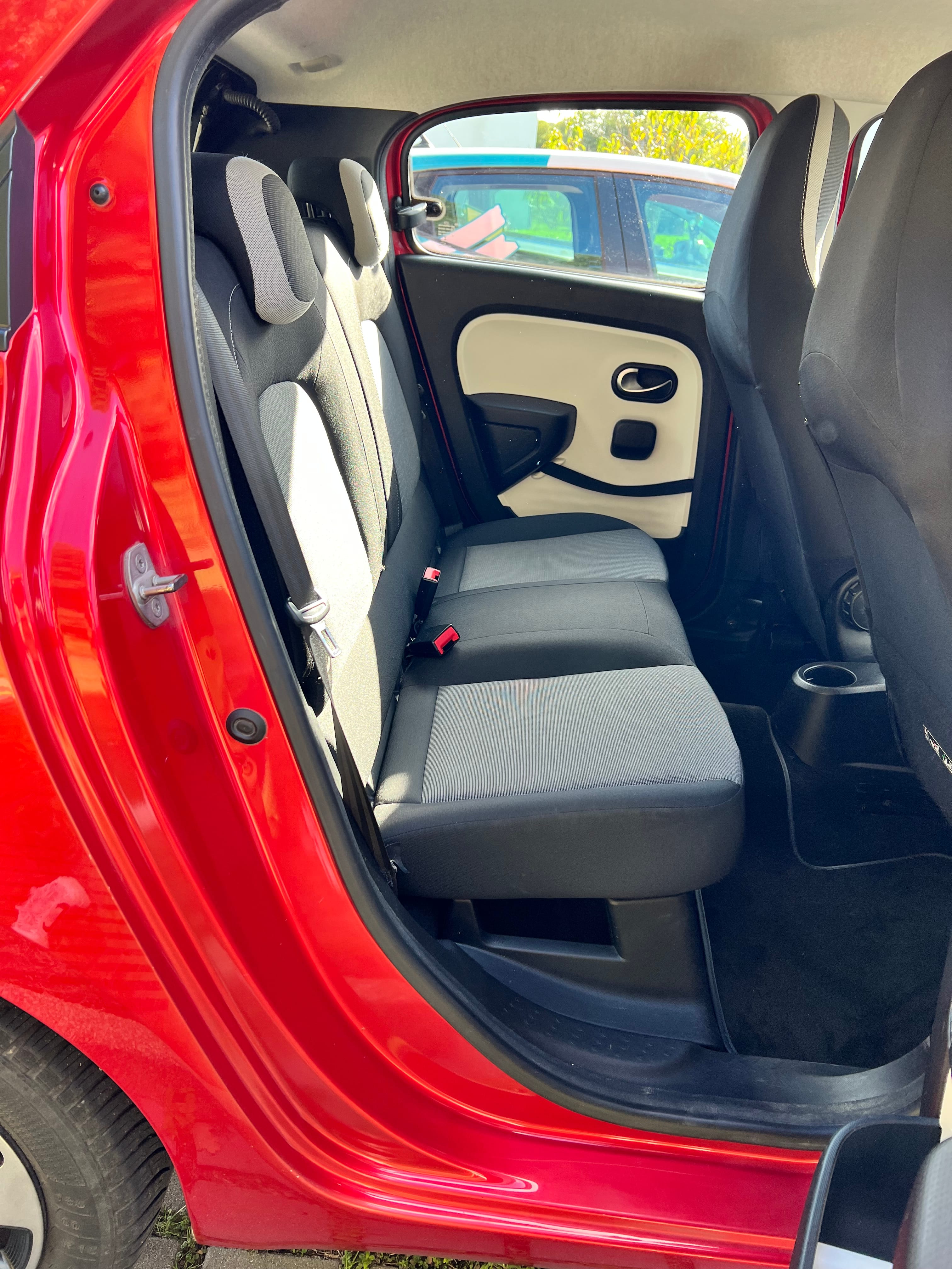 Renault Twingo III 1.0 71ch Essence - Clim/Régulateur avec Entrée audio / iPod