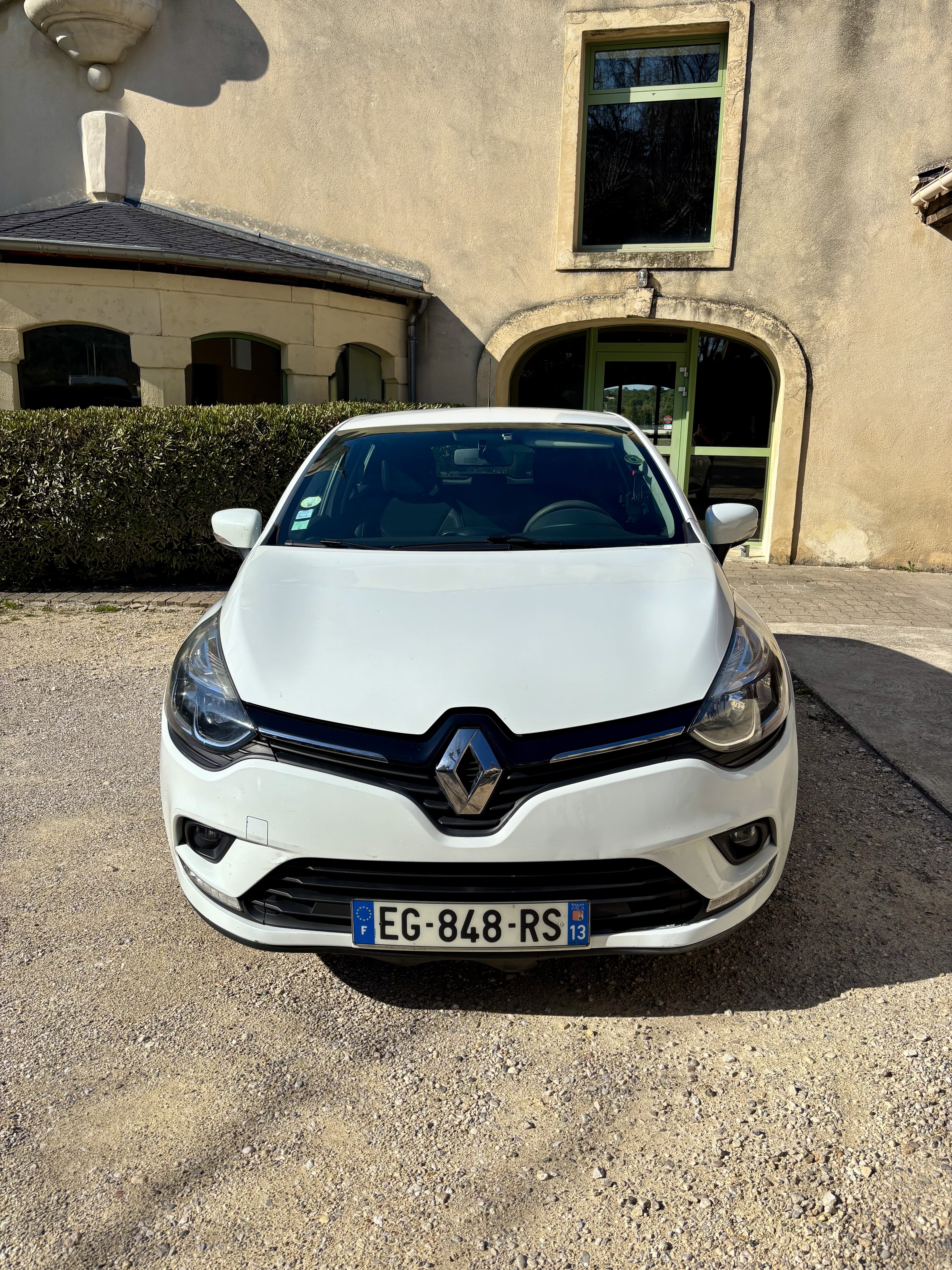 Renault Clio avec Autoradio