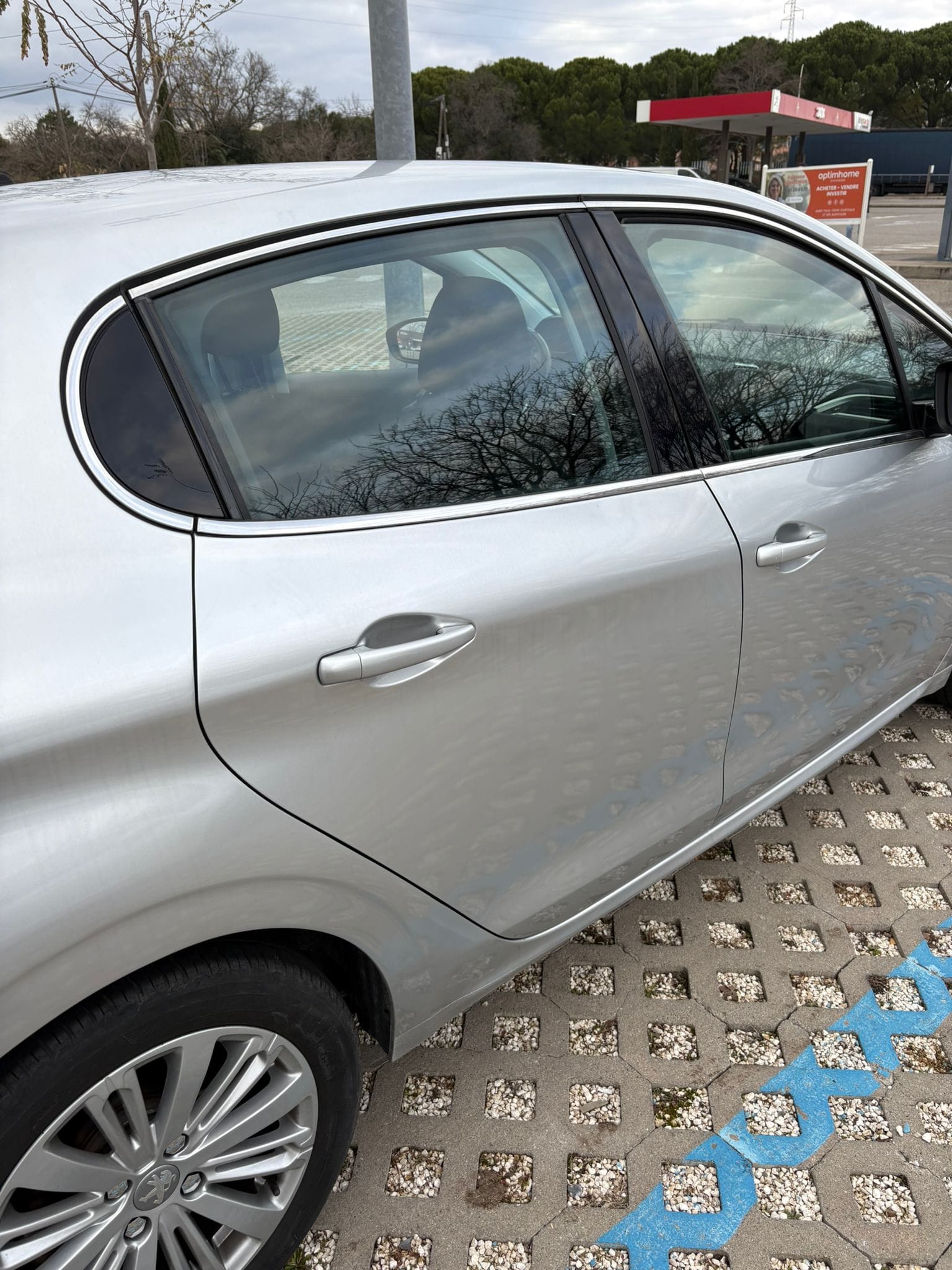 Peugeot 208 avec Climatisation