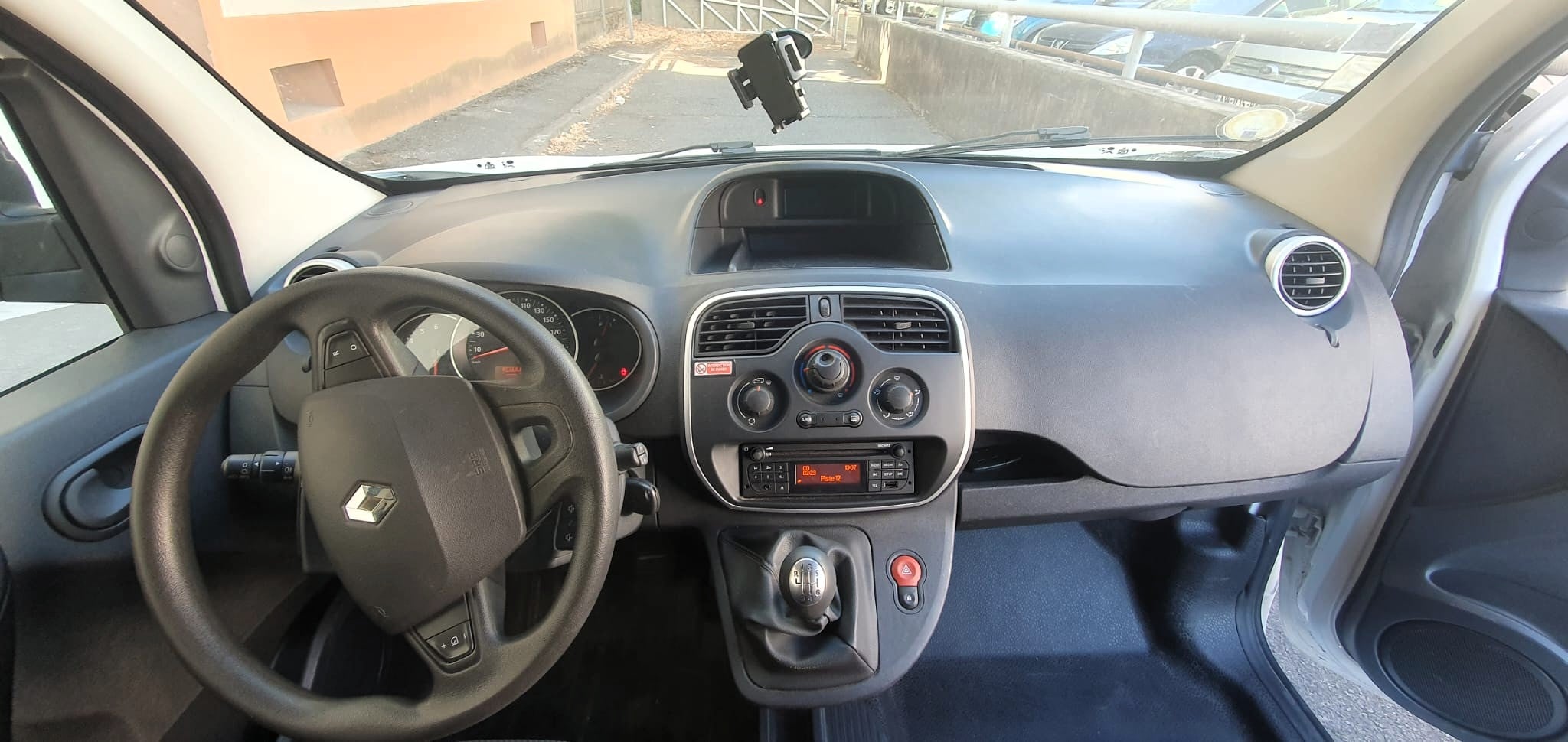 Renault Kangoo avec Autoradio