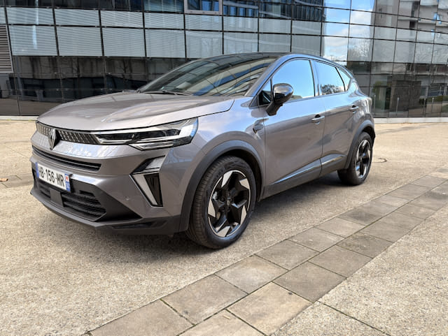 Renault Captur, 2024, Essence 95 / Électrique (hybride), automatique