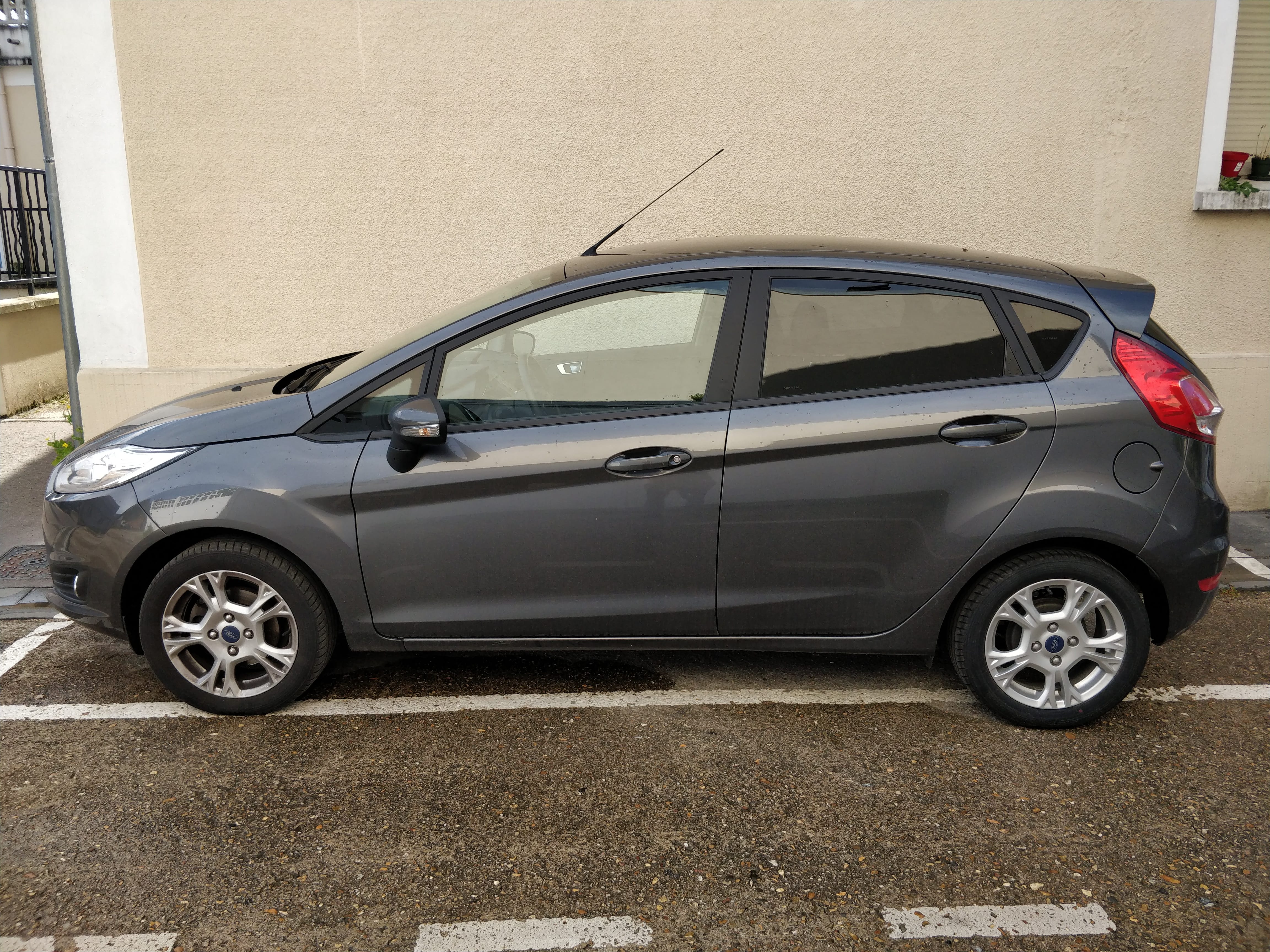 Ford Fiesta 1.0 Ecoboost avec Climatisation