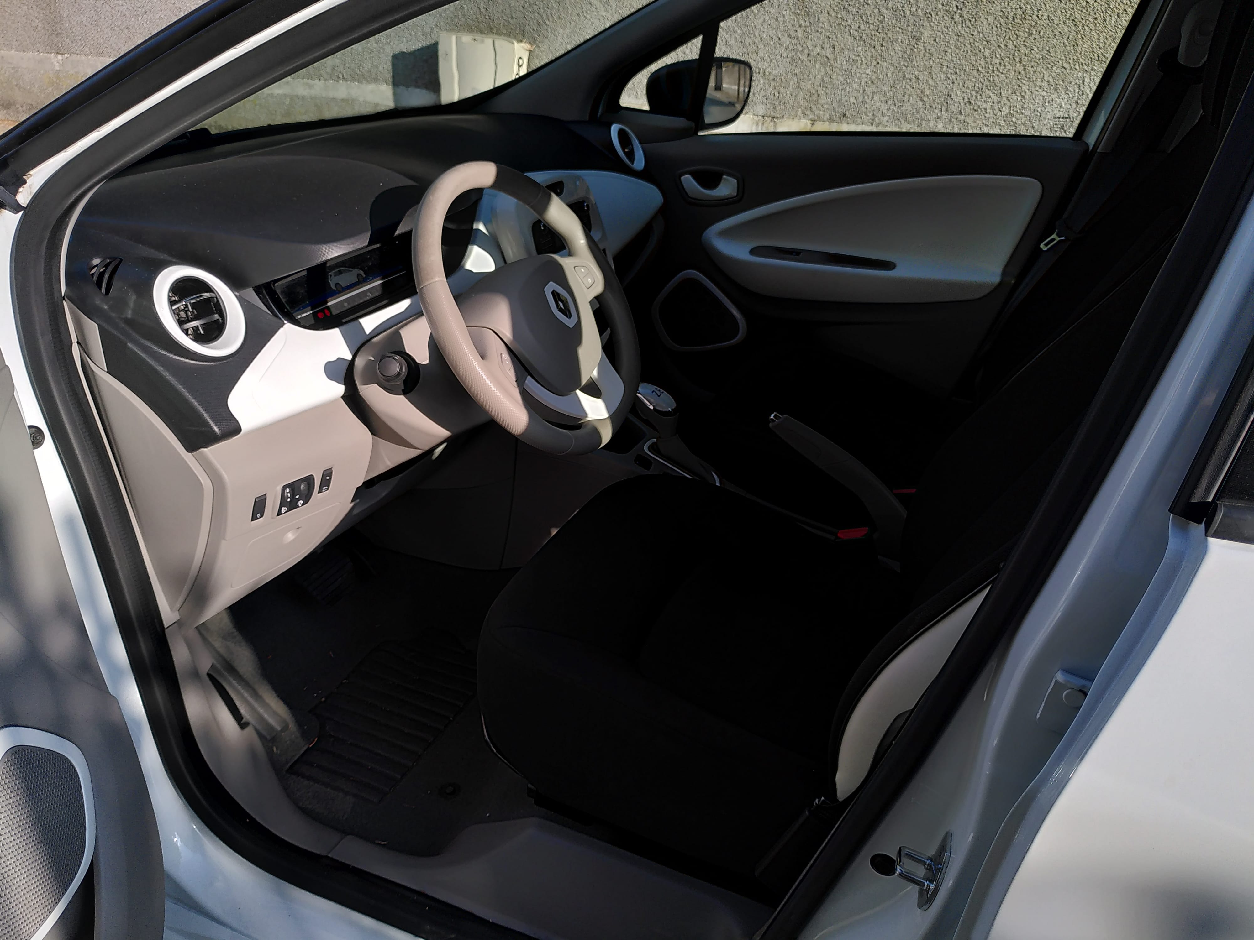 Renault ZOE 300 km d'autonomie électrique CITY R90 avec Siège bébé