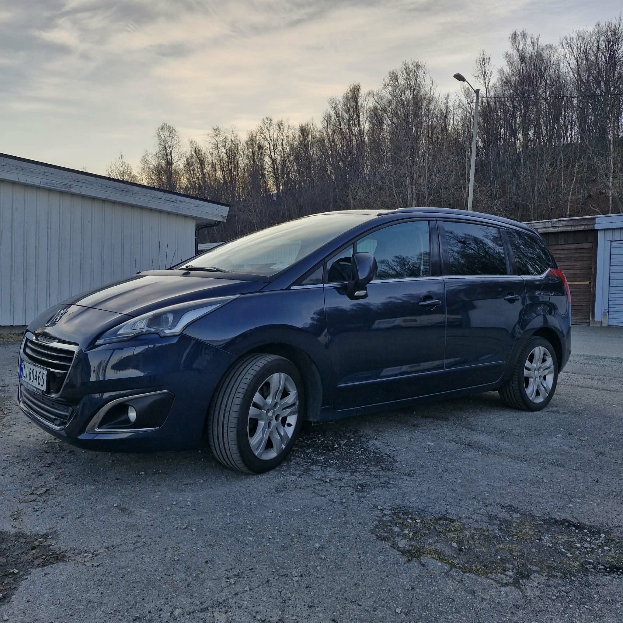 Peugeot 5008, 2015, Diesel, automatique, 7 places