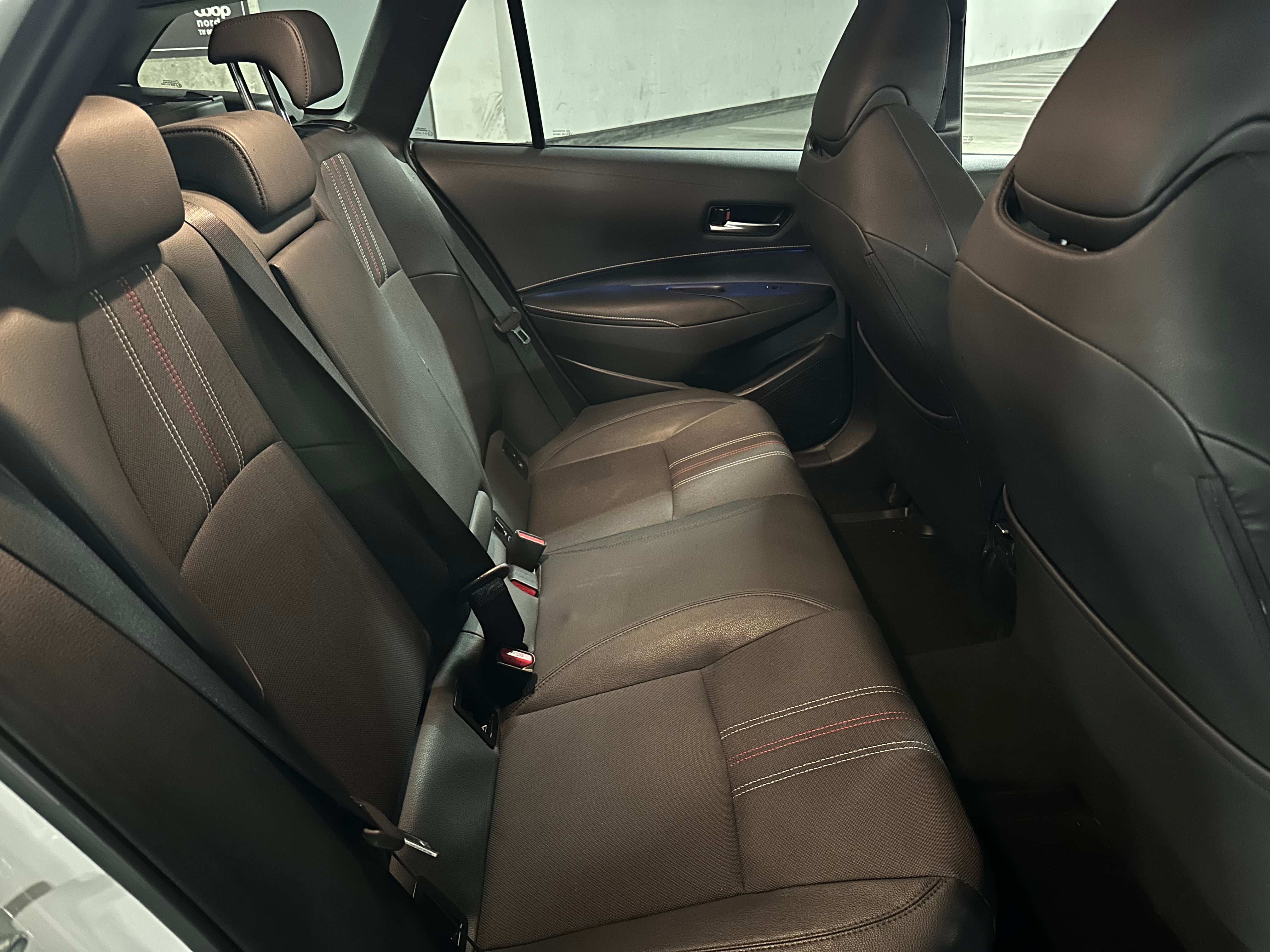 Toyota Corolla Touring Sports GR SPORT Hybrid mit Kindersitz