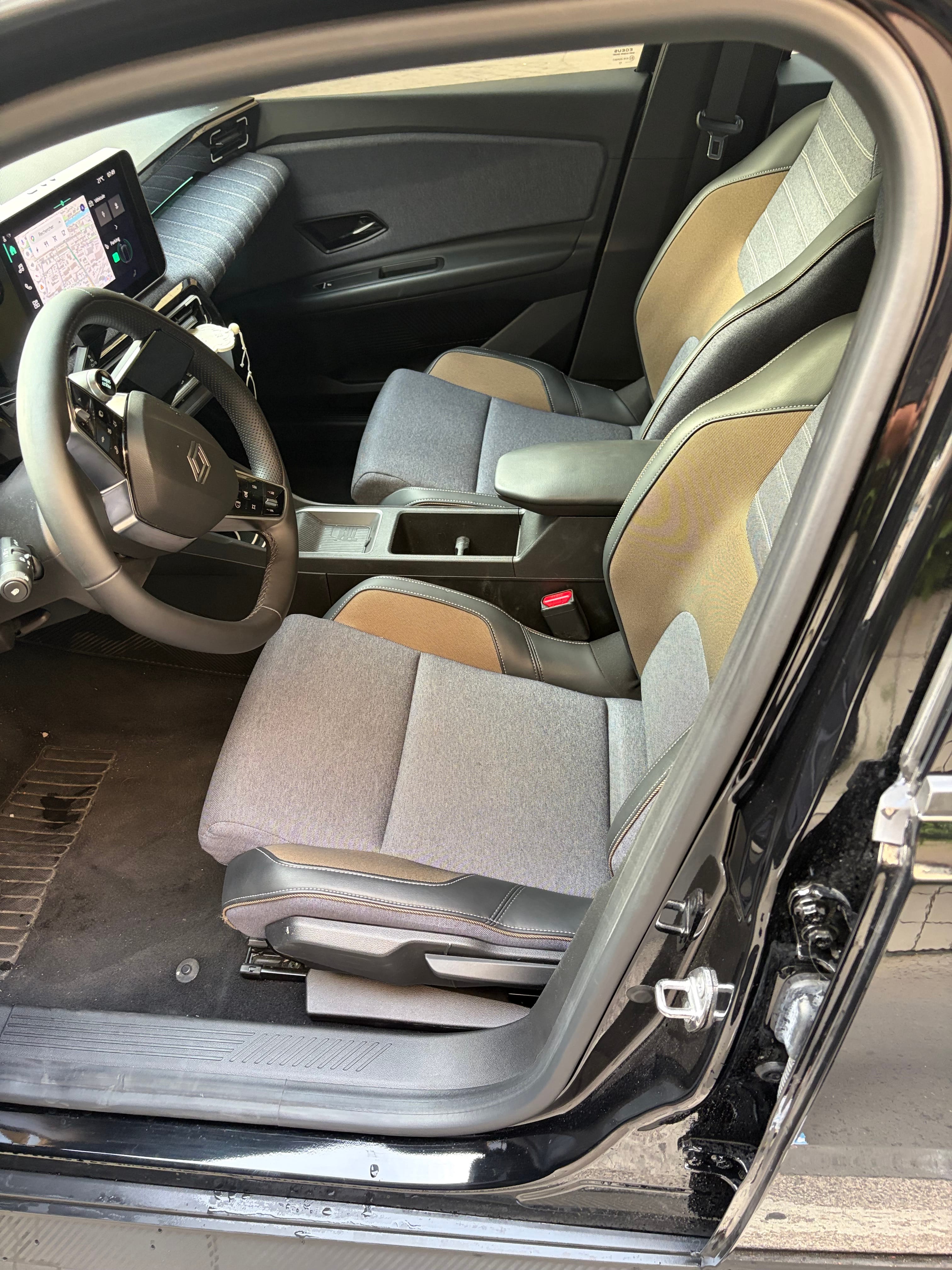 Renault 5 E-Tech with Cruise control