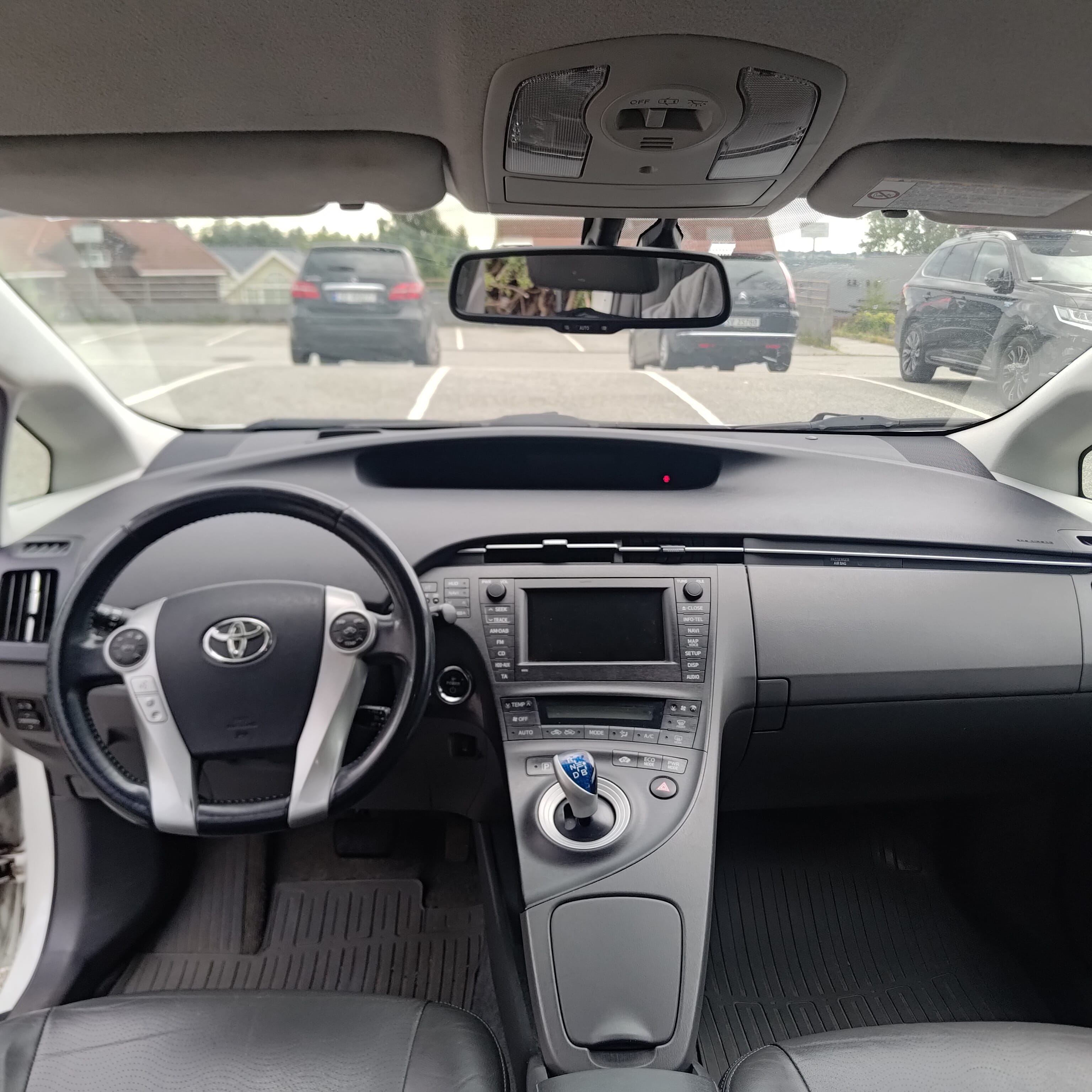 Toyota Prius Hybrid med Vinterdekk