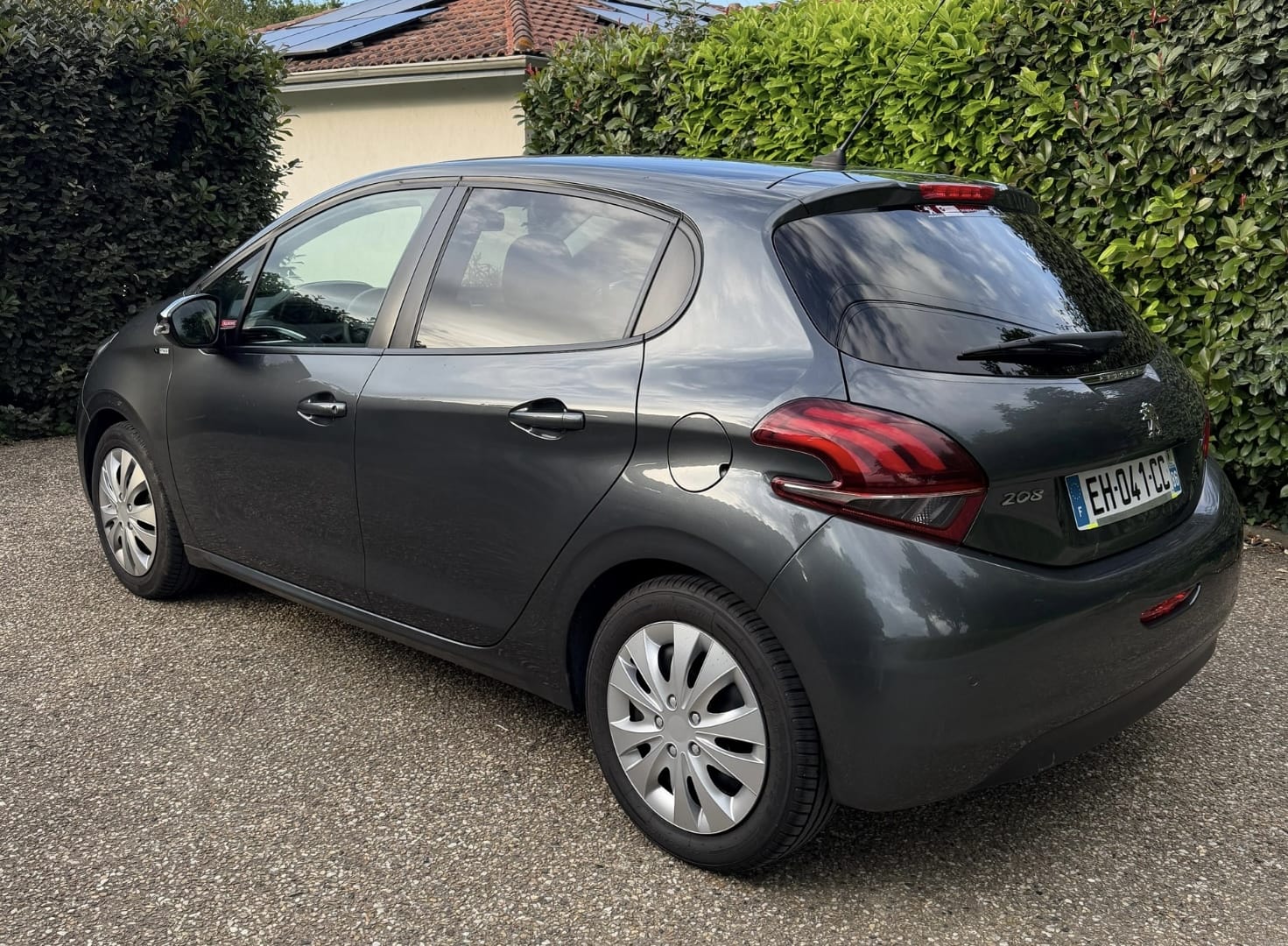 Peugeot 208 with GPS