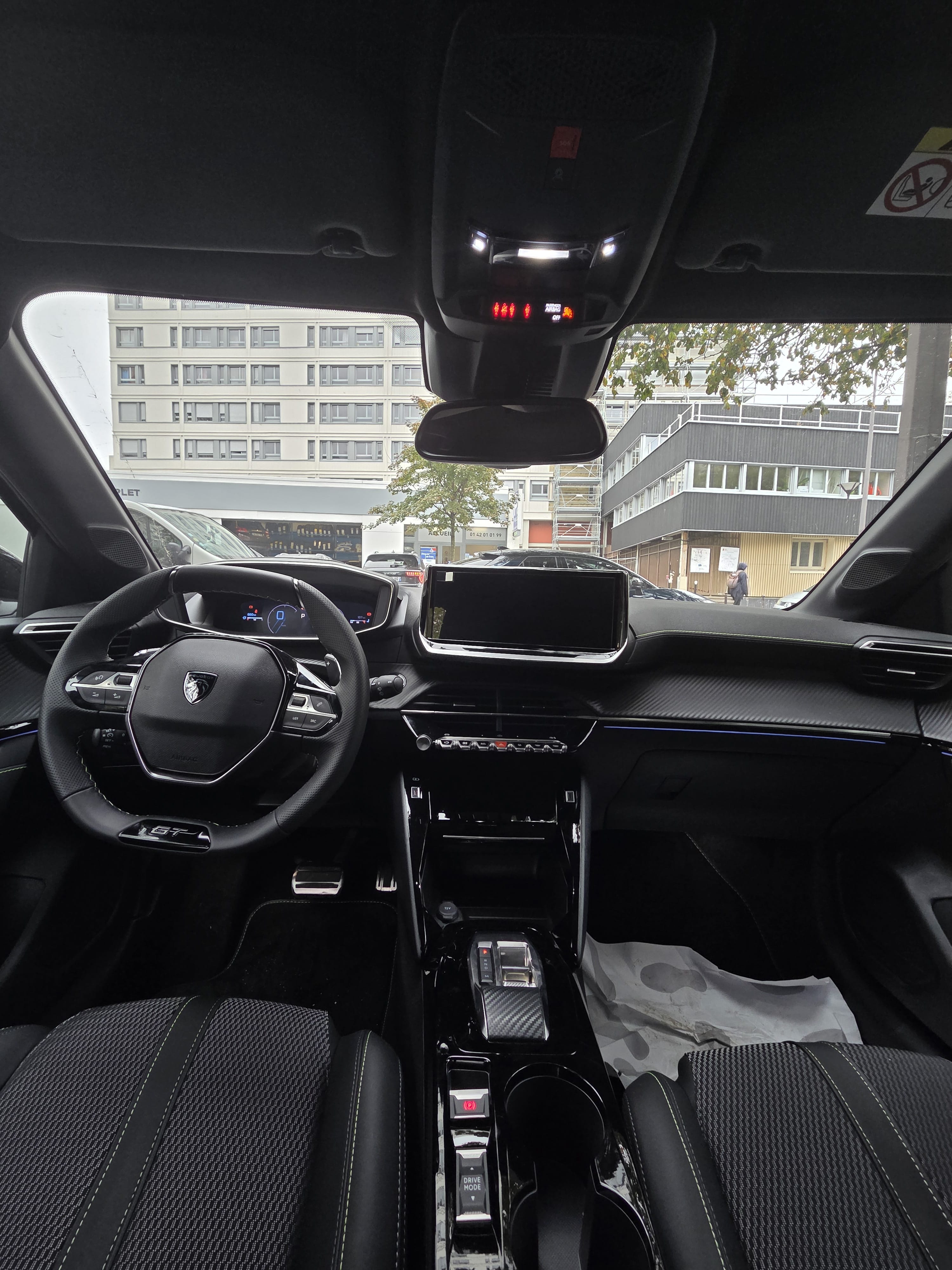 Peugeot 208 avec GPS
