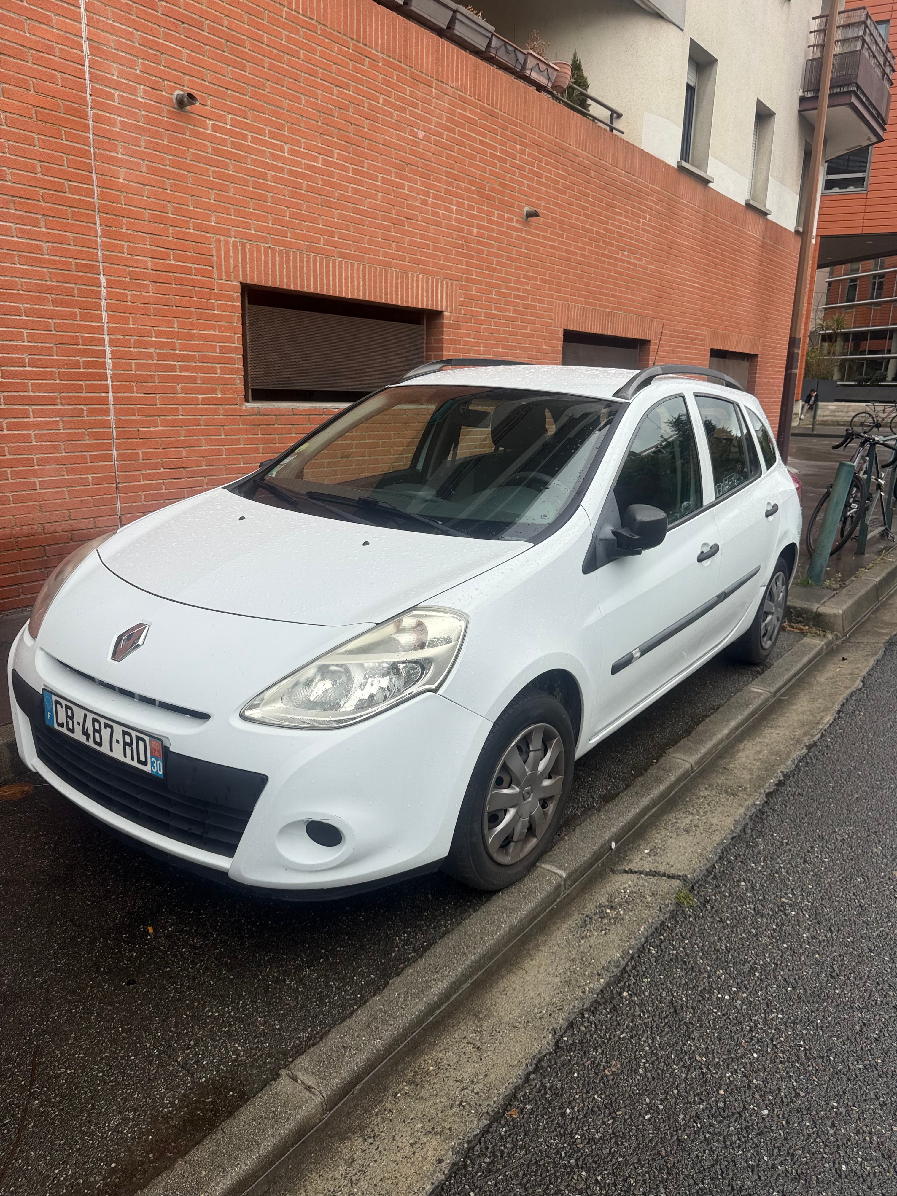 Renault Clio (CB-487-RD) con Aire acondicionado