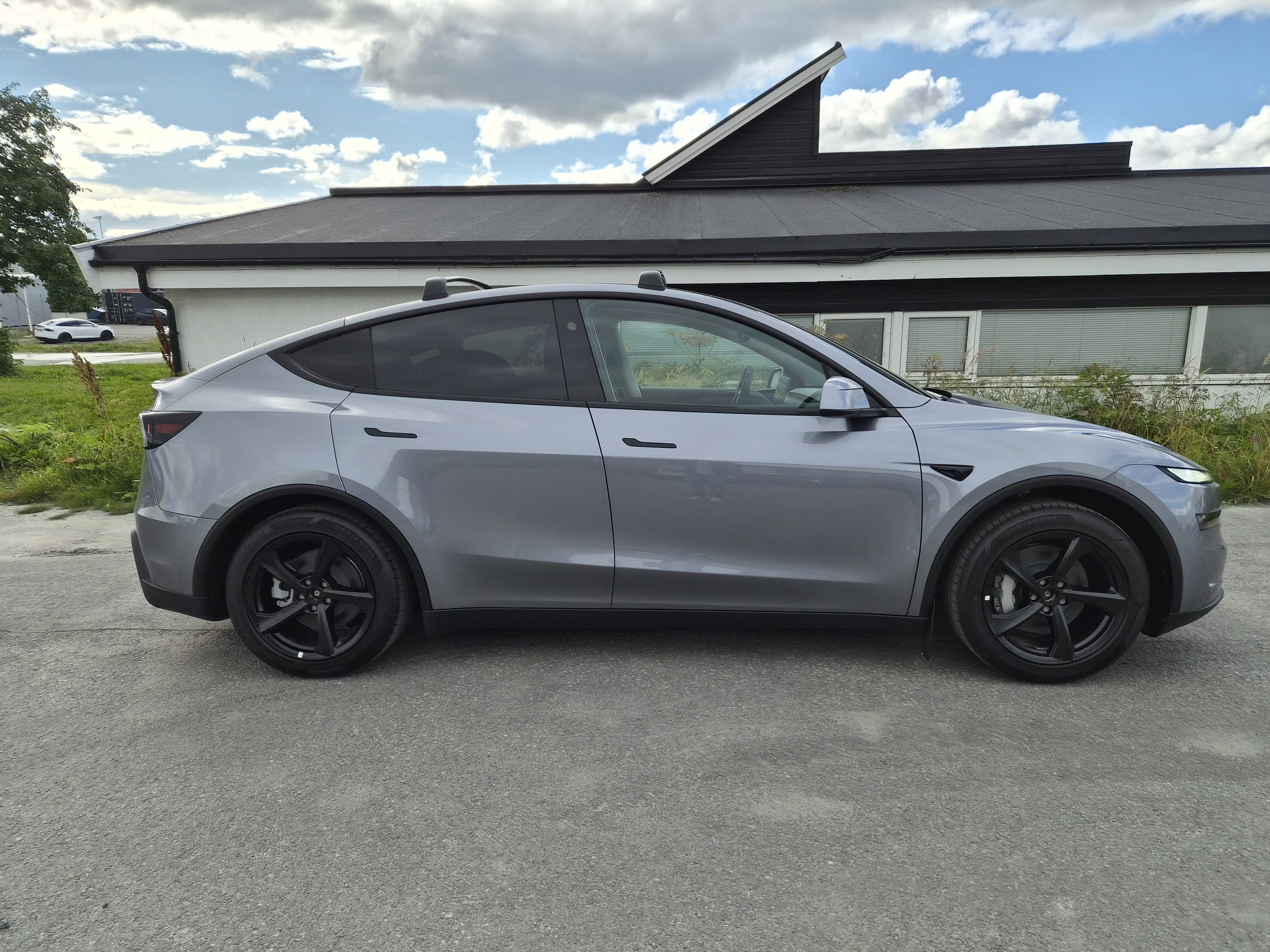 Tesla Model Y Long Range med Aircondition