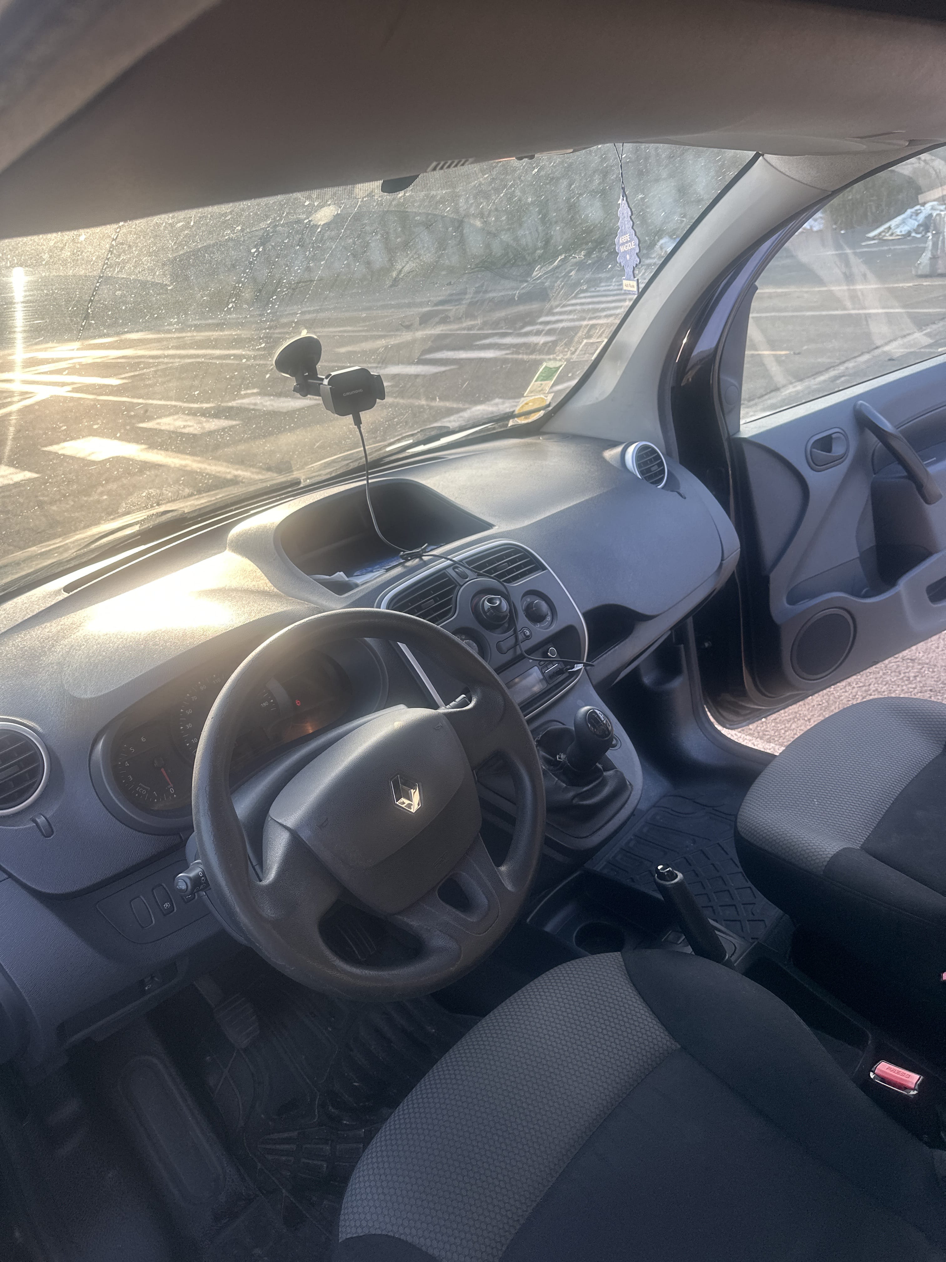 Renault Kangoo Fourgon avec Entrée audio / iPod