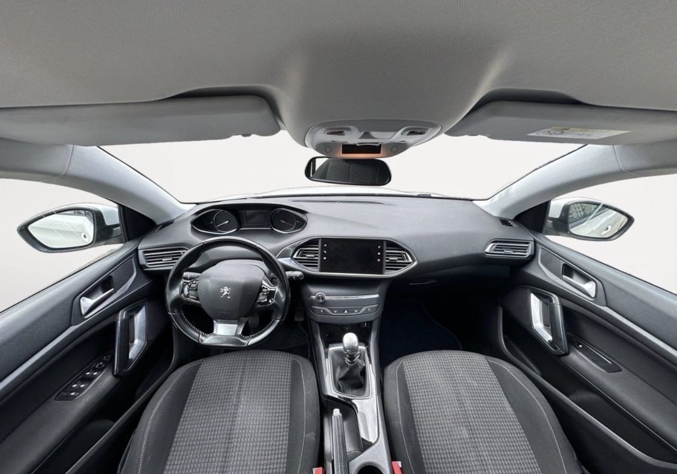Peugeot 308 110 cv avec GPS