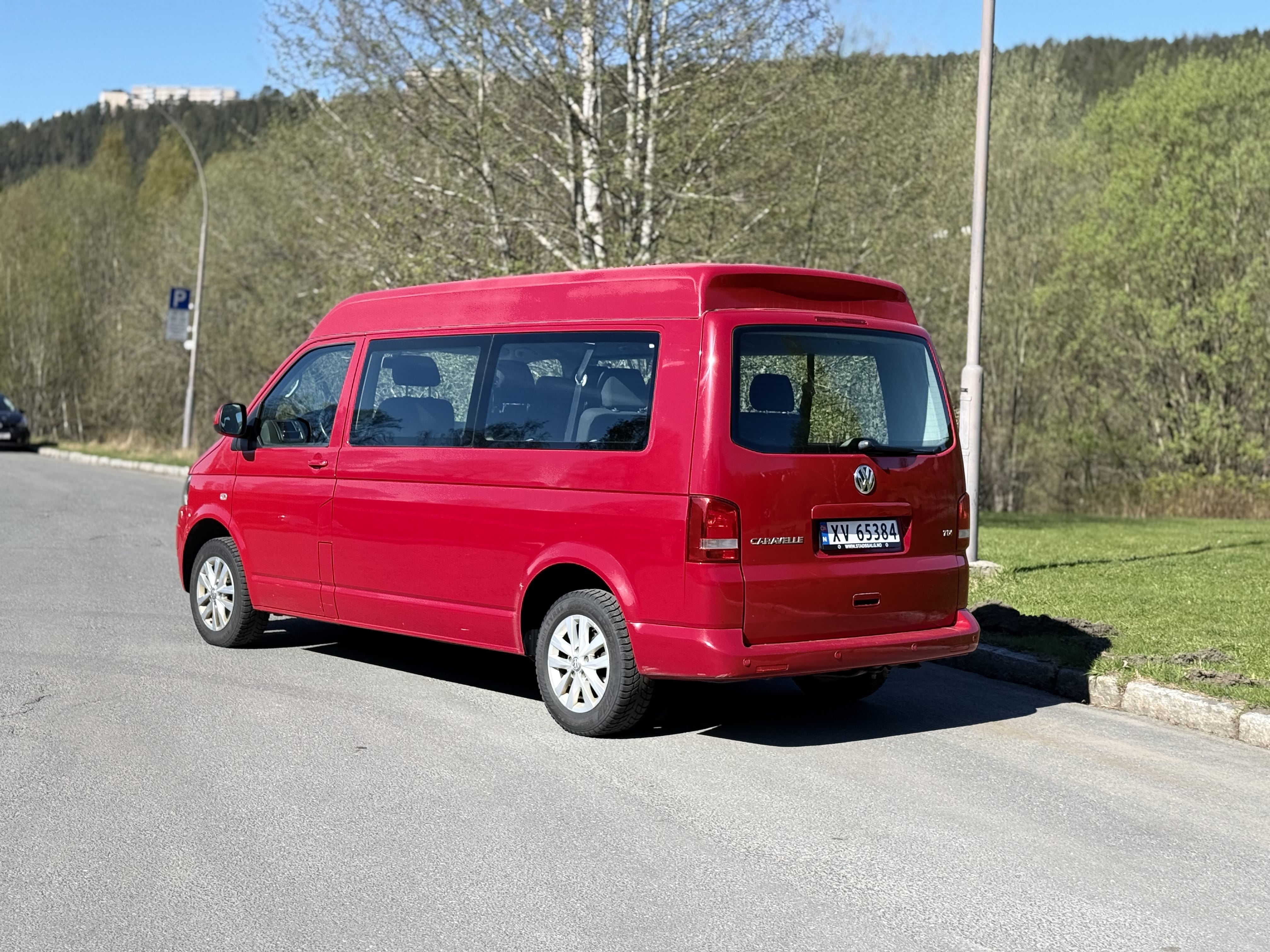 Volkswagen Caravelle 2.0 TDI 9 seter med automatgir med Cruisekontroll