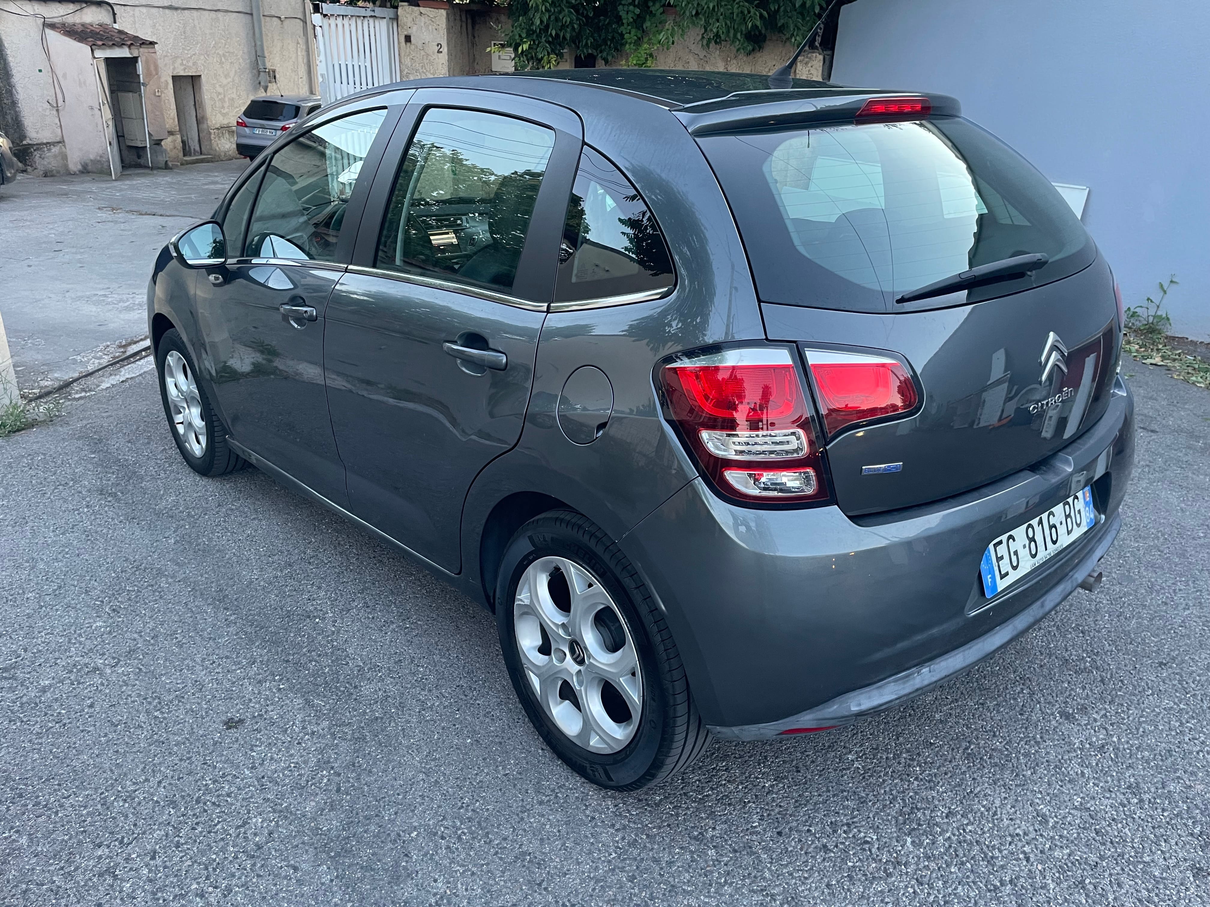 Citroen C3 with USB charging ports