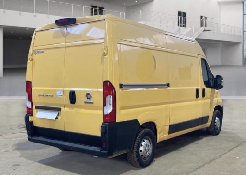 Fiat Ducato avec 2 Diables, Sangles et Chariot plateforme mit Bluetooth-Audio