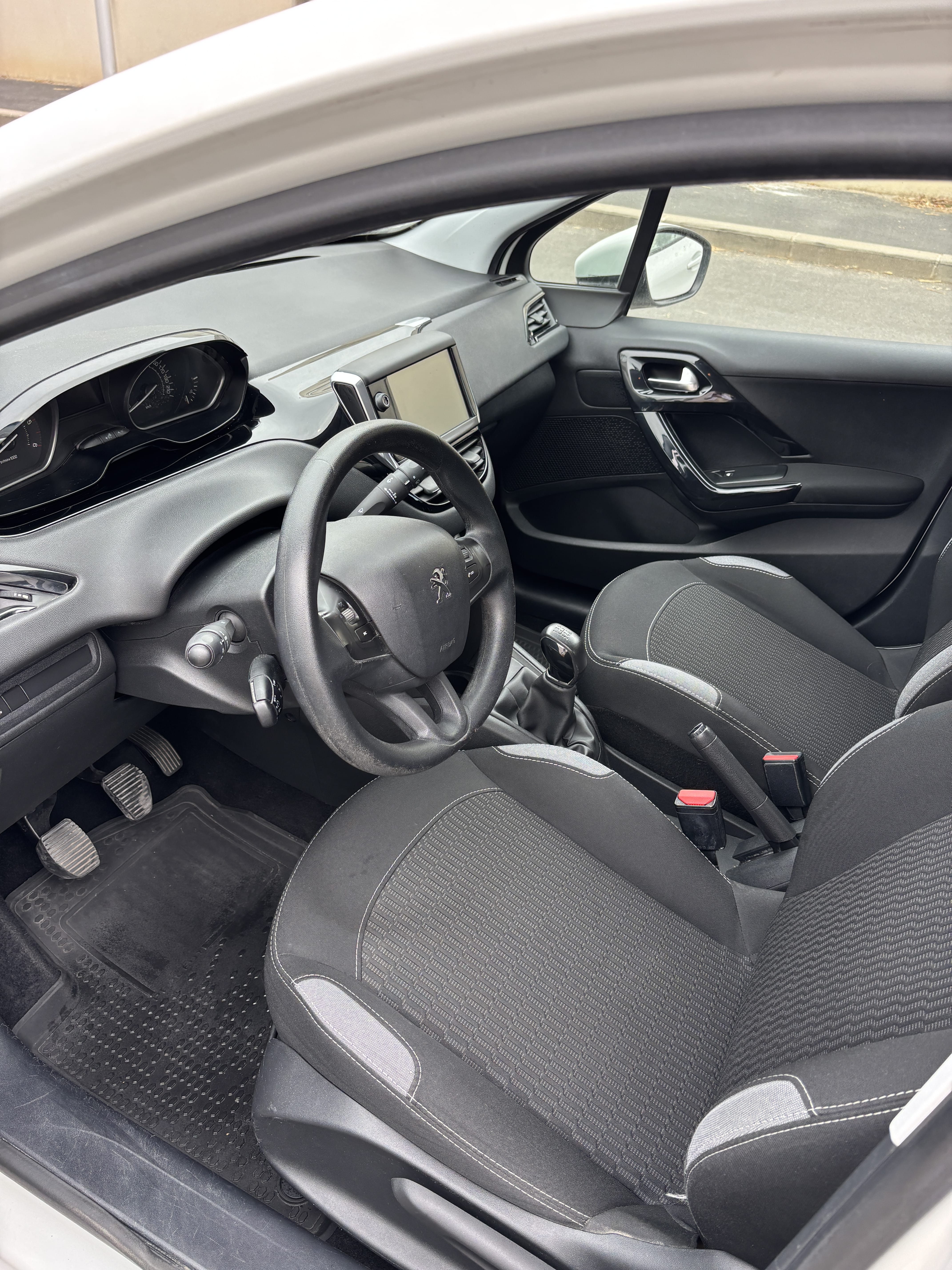 Peugeot 208 avec Régulateur de vitesse