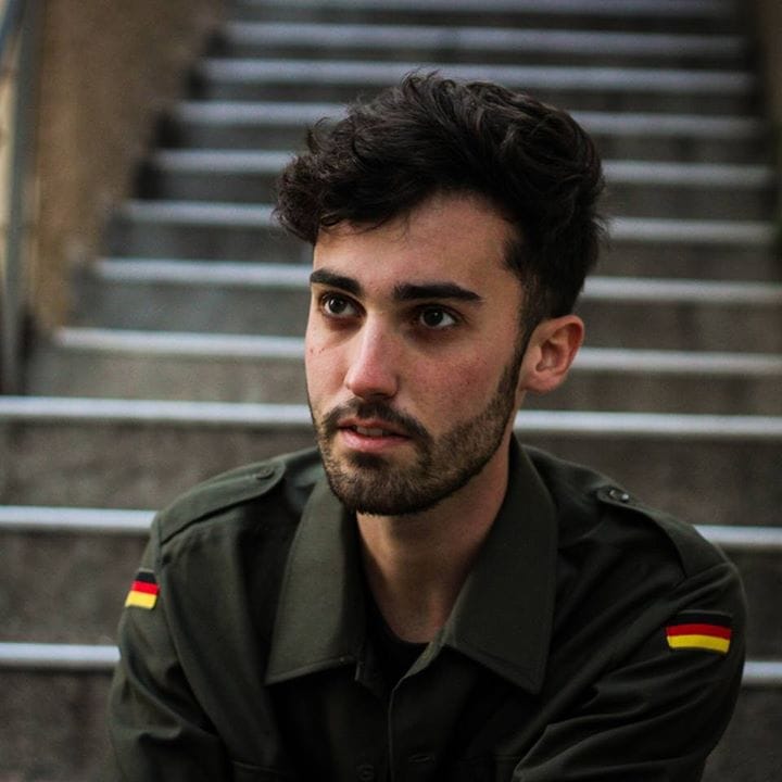 César