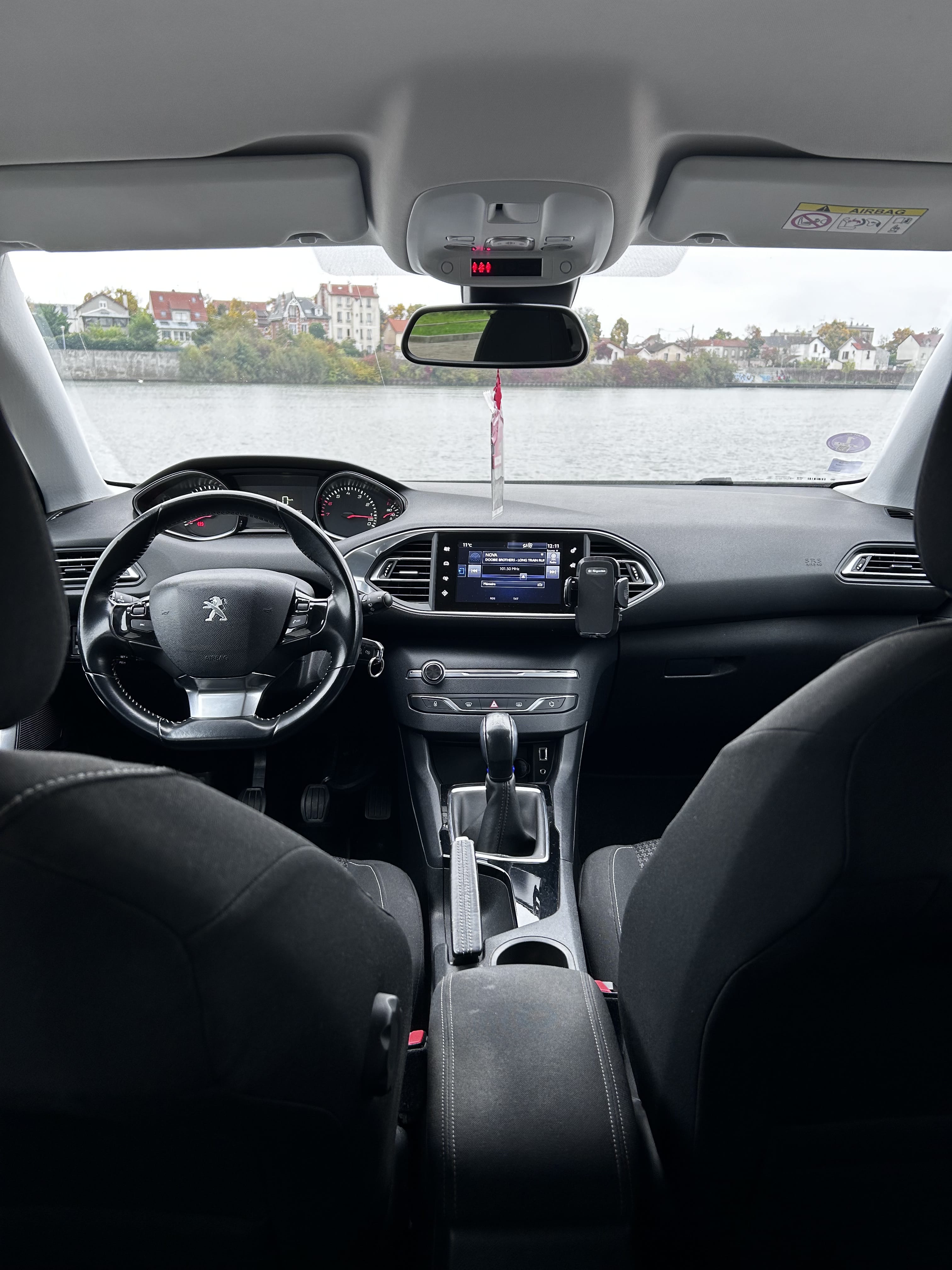 Peugeot 308 avec GPS