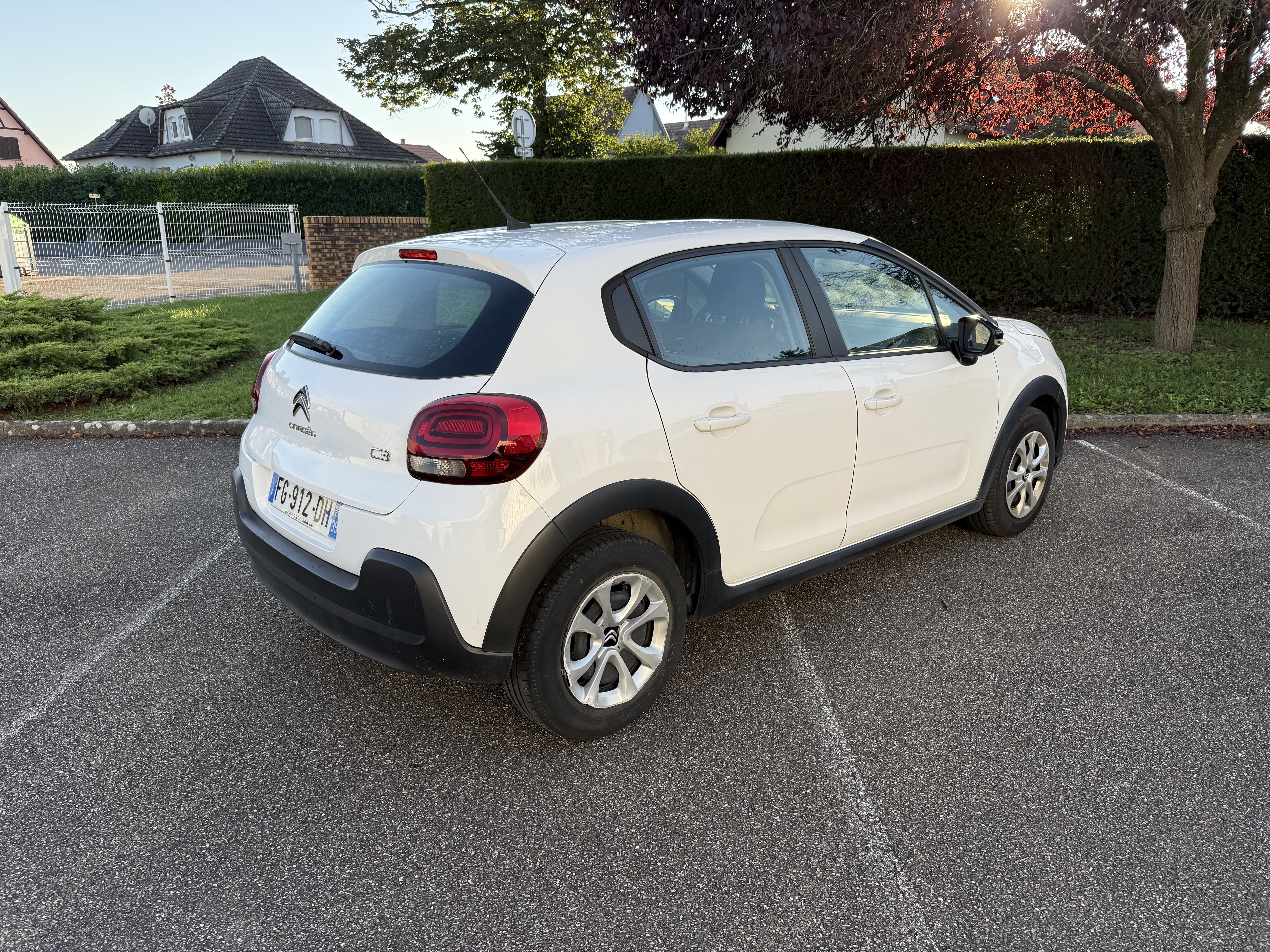 Citroen C3 GPS / Bluetooth / CARPLAY-ANDROID AUTO / pneus 4 saisons avec Régulateur de vitesse