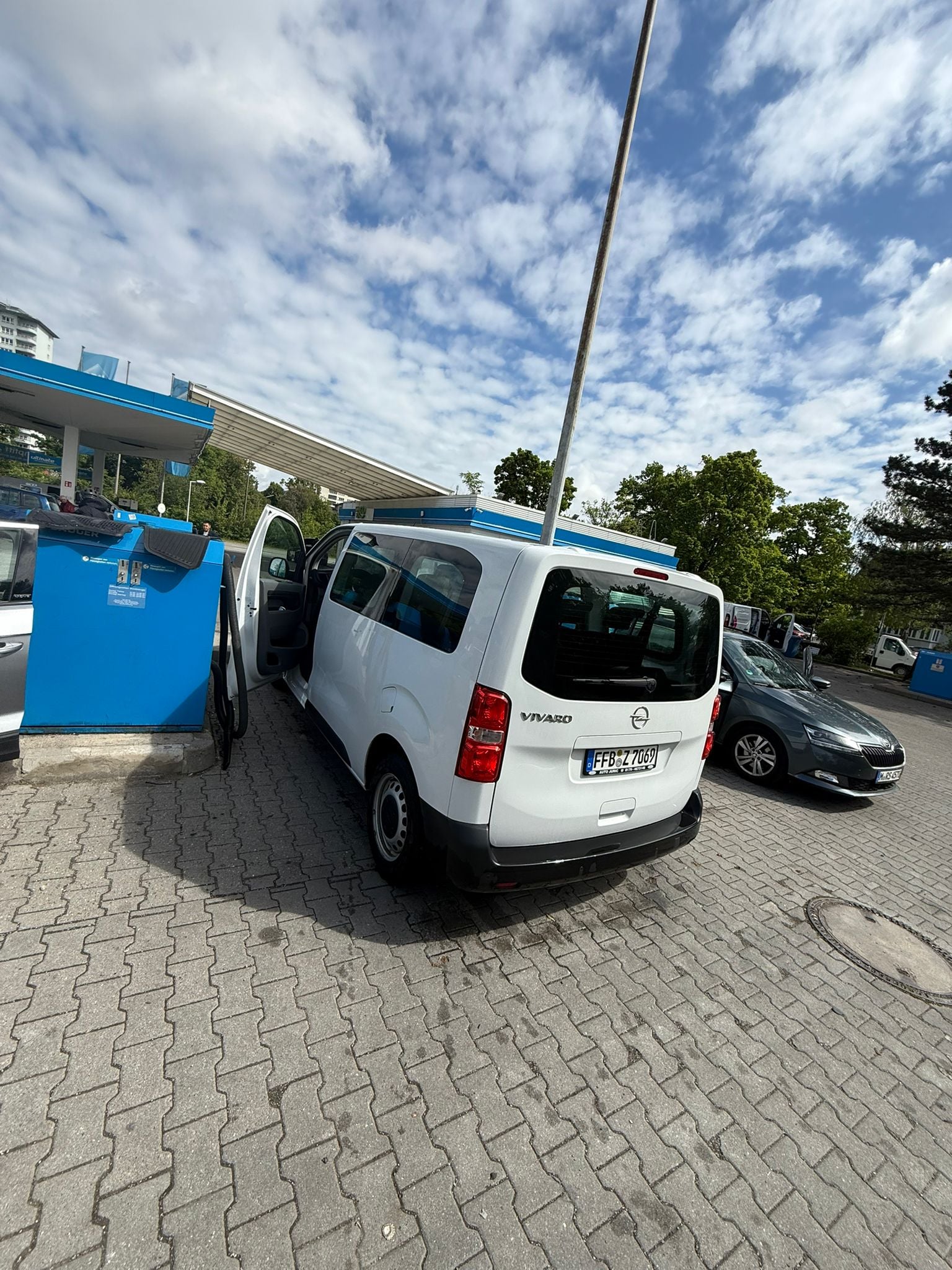 Opel Vivaro Kombi mit Apple CarPlay