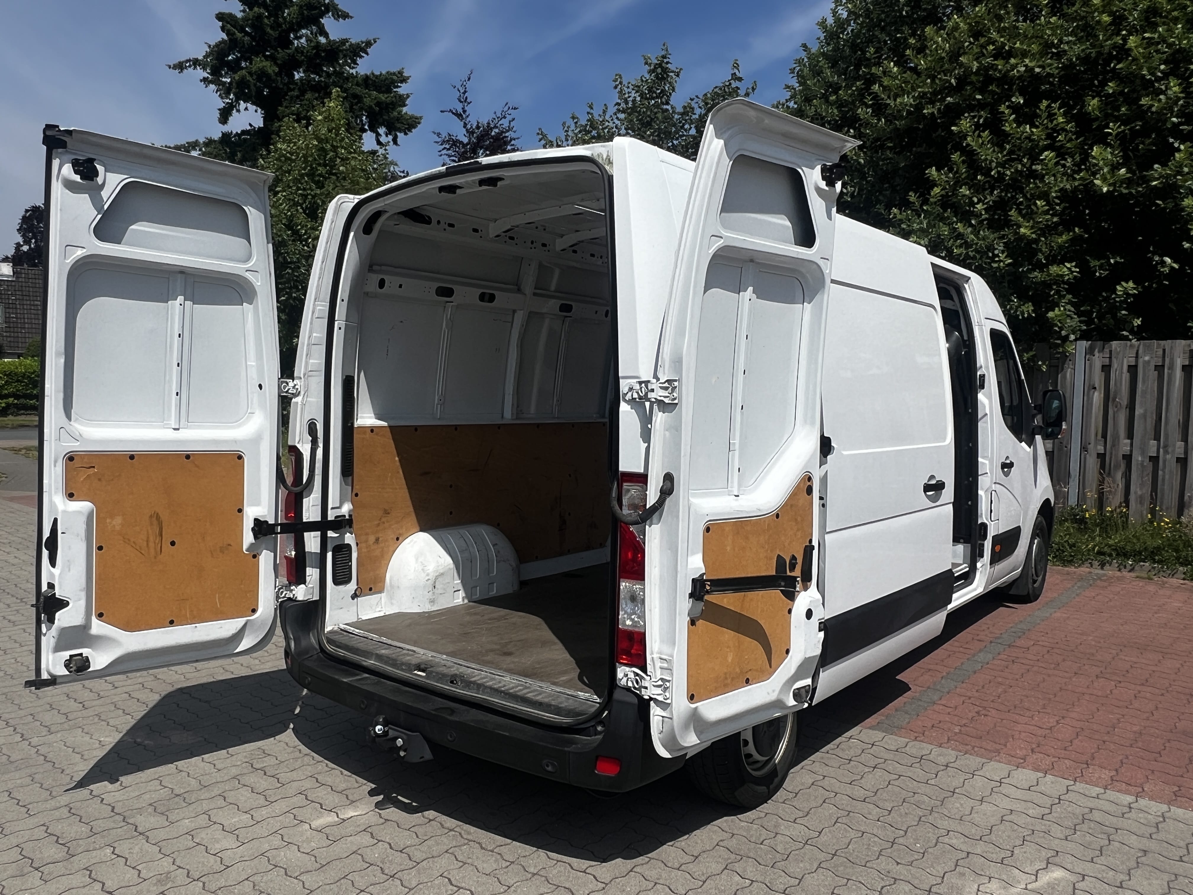 Opel Movano Transporter / Großraum-Kastenwagen / 13m³ / lang und hoch / L3H2 / 179 PS