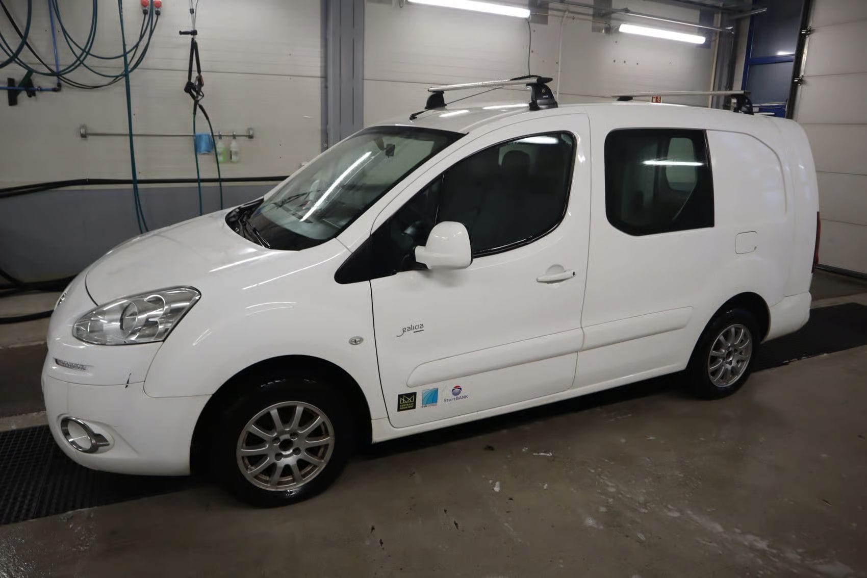 Peugeot Partner Varebil with Air conditioning