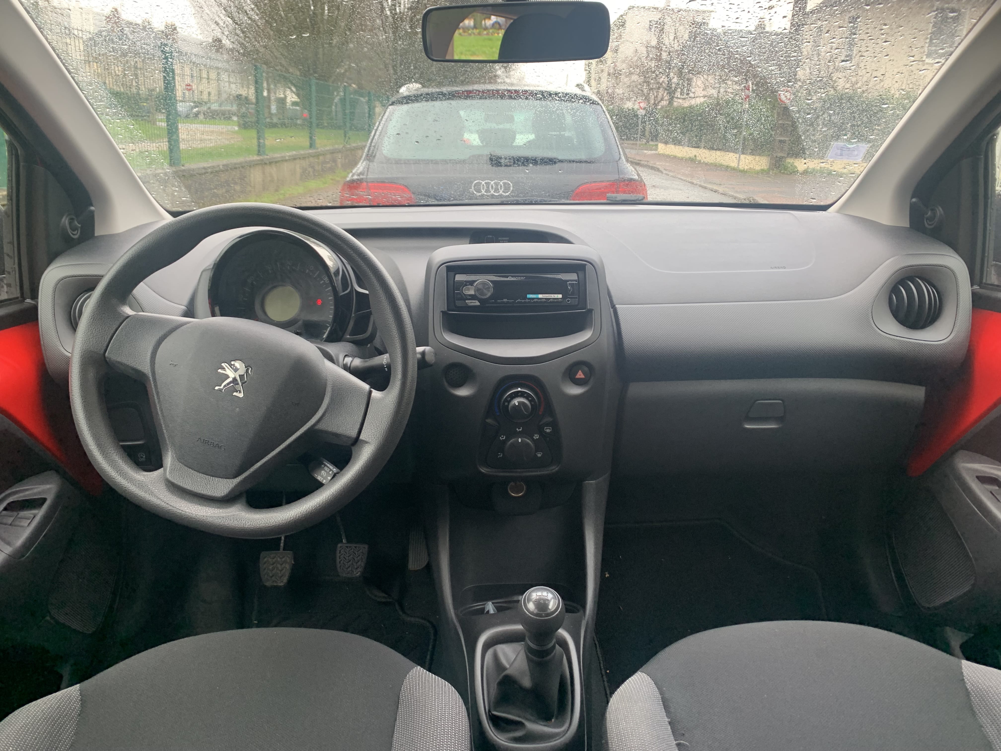 Peugeot 108 avec Siège bébé