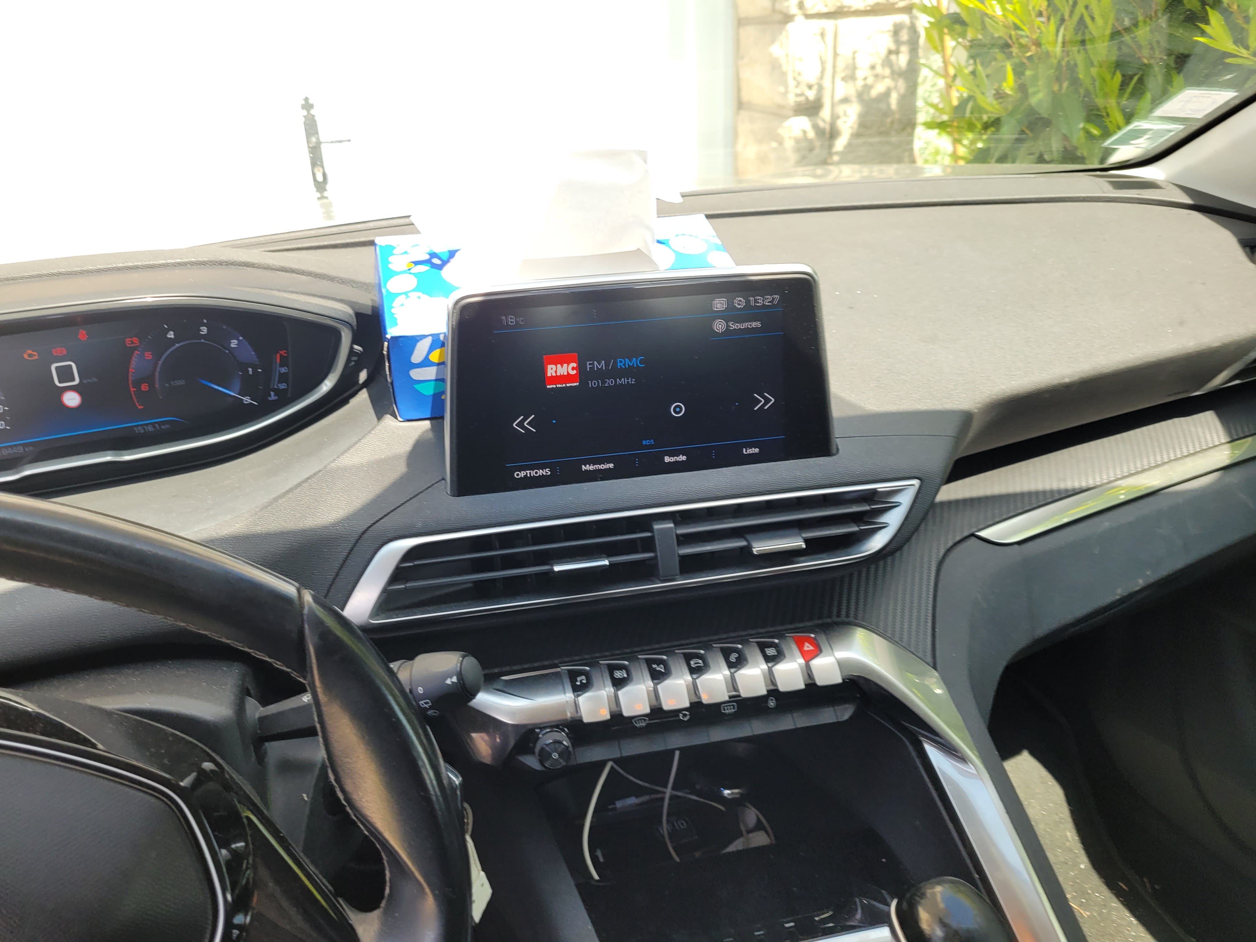 Peugeot 3008 avec Entrée audio / iPod