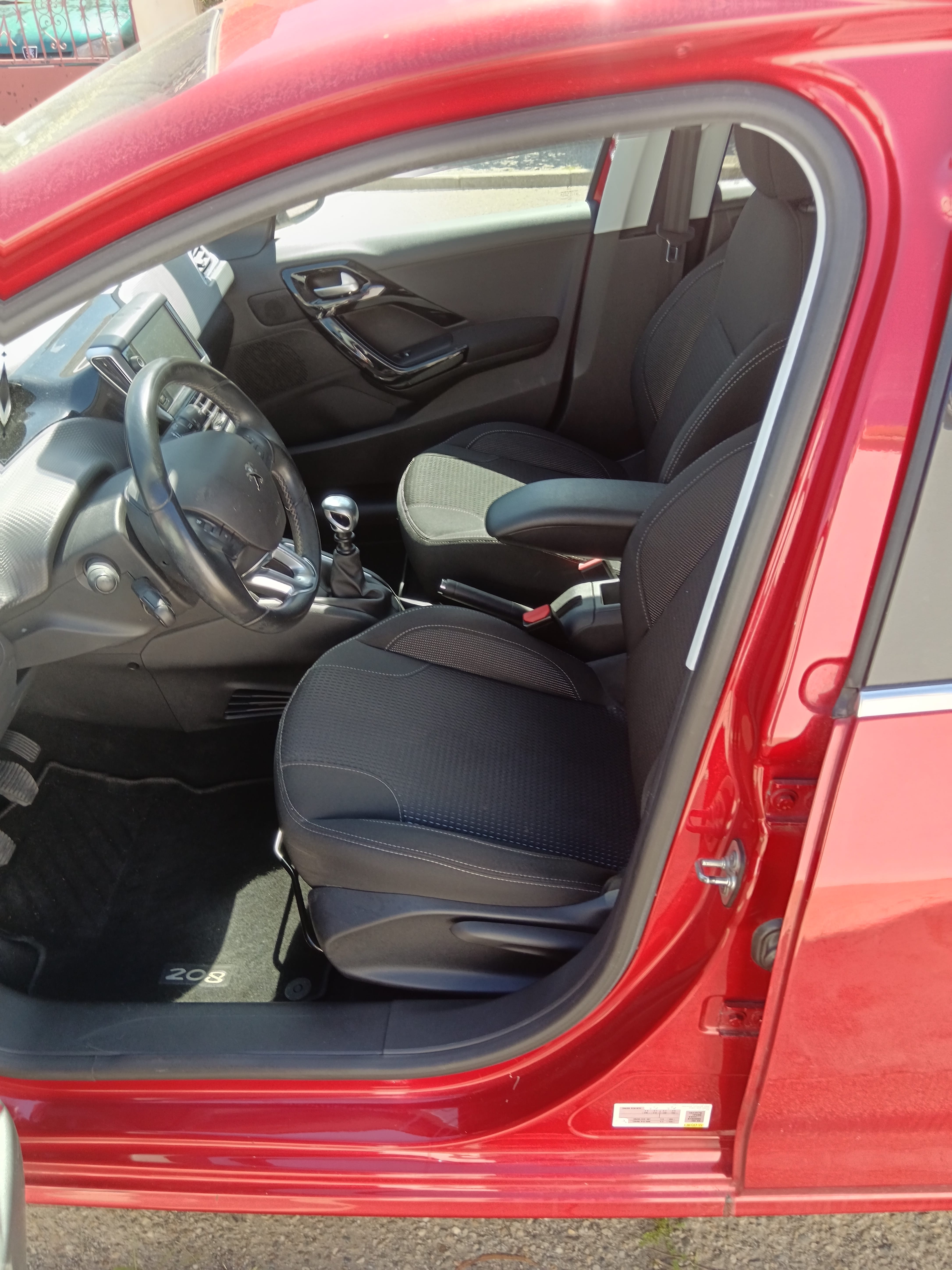 Peugeot 208 avec Climatisation