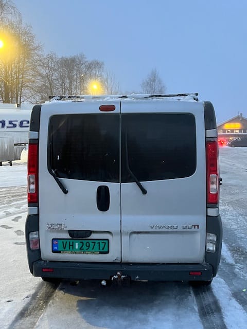 Opel Vivaro 2.0 CDTI mit Winterreifen