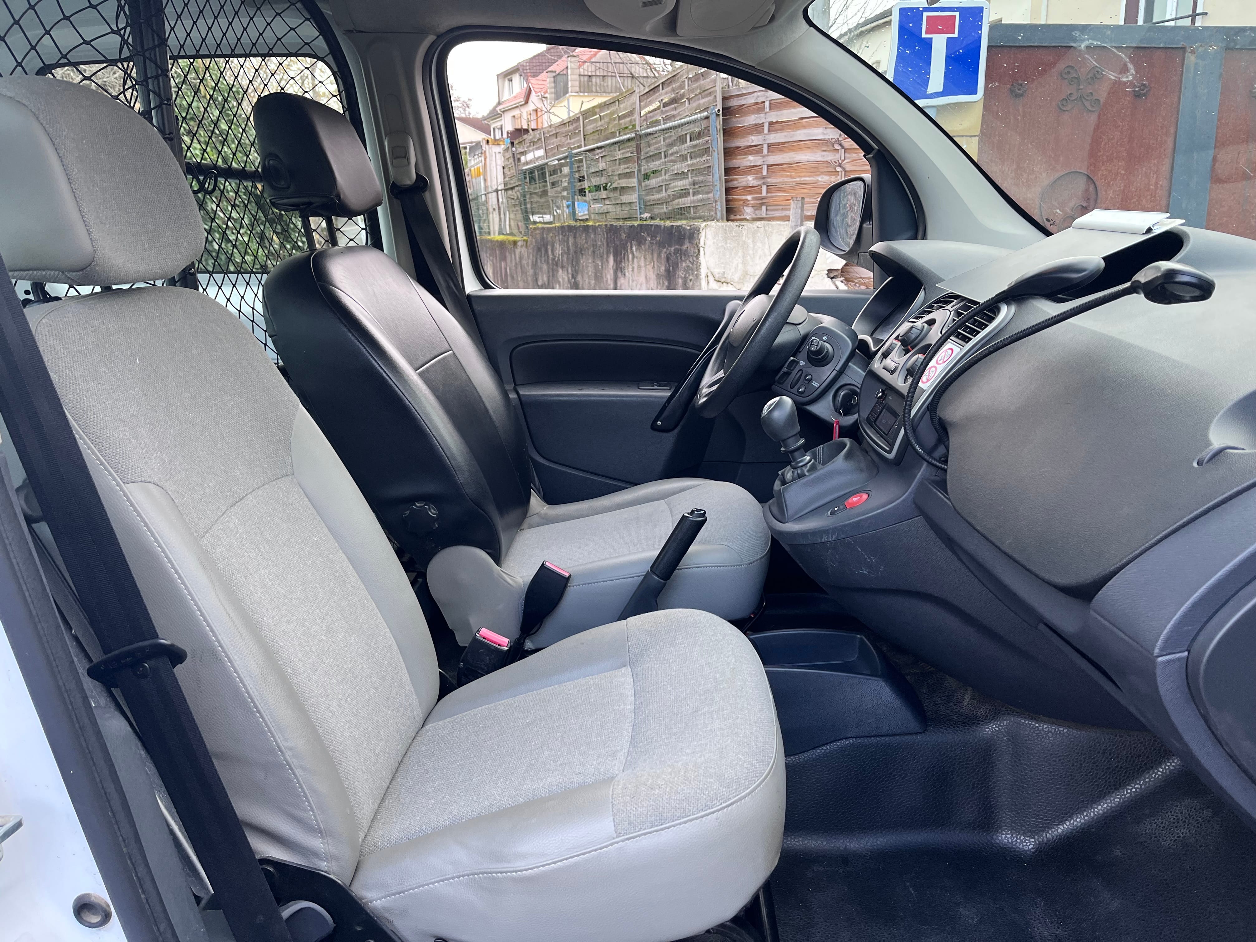 Renault Kangoo Express Kangoo Maxi XXL – Déménagement / Ikea / Frigo / Machine à laver – 4m³ avec Entrée audio / iPod